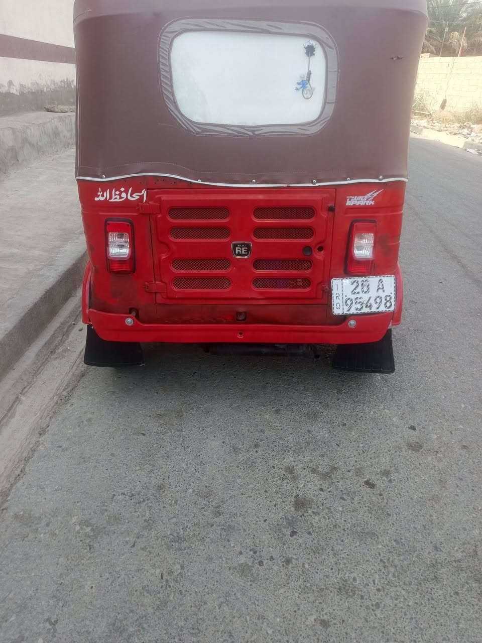 السلام عليكم 
للبيع موديل 2017 سنويا ورقم نكليزي بسمي تحويل ثاني يوم جاهزه تخم تاير جديد  كهربائيات جديده محرك و اكسل  خير من الله السعر 4500 وبيها مجال (***********) واتساب فقط والخاص مفتوح
