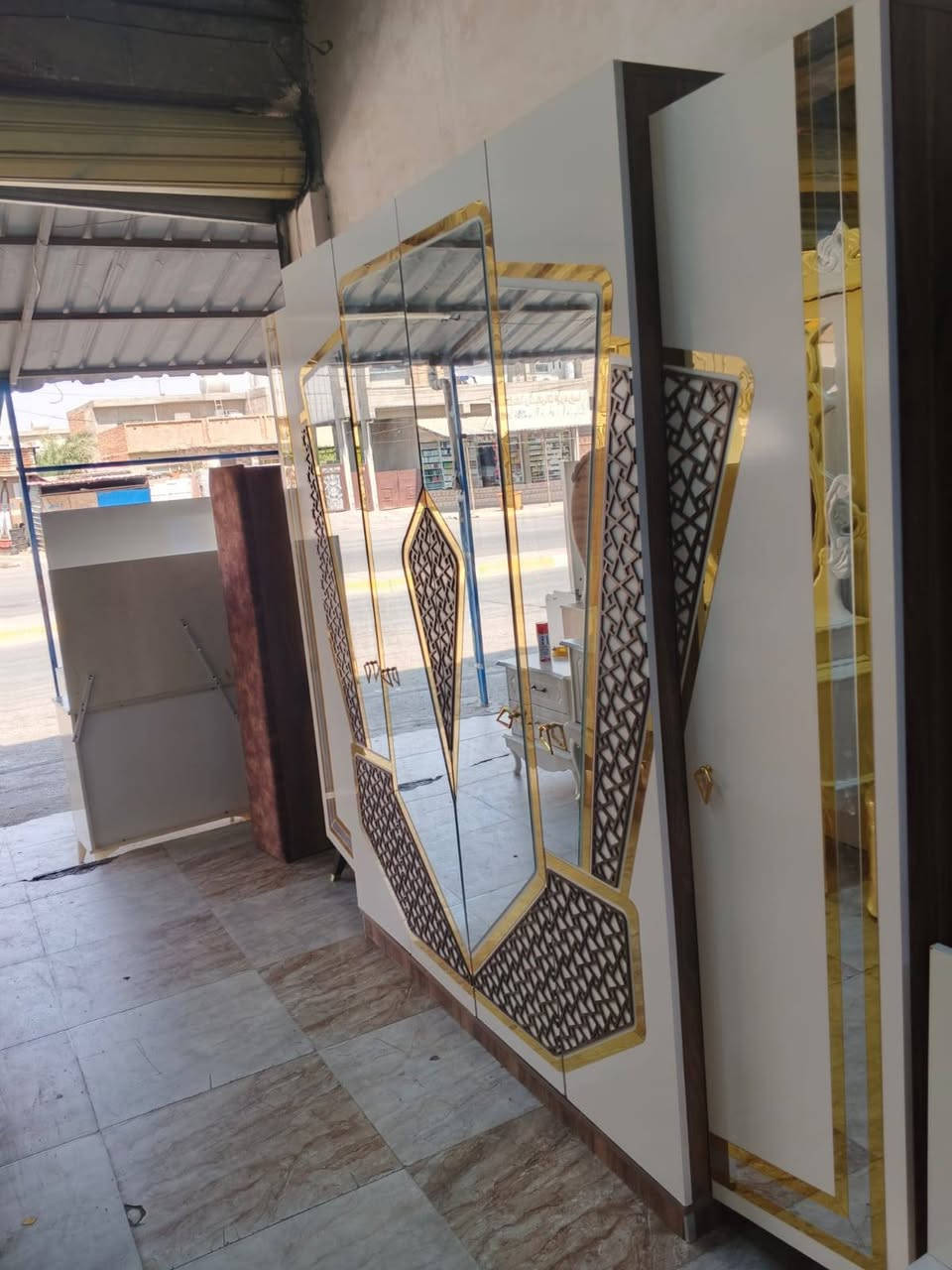 غرفه للبيع سعر ٥٥٠ بيها مجال شراي تعال خاص عنوان كركوك
العنده غراض للبيع راسلوني *********** او اتصال ع رقم

