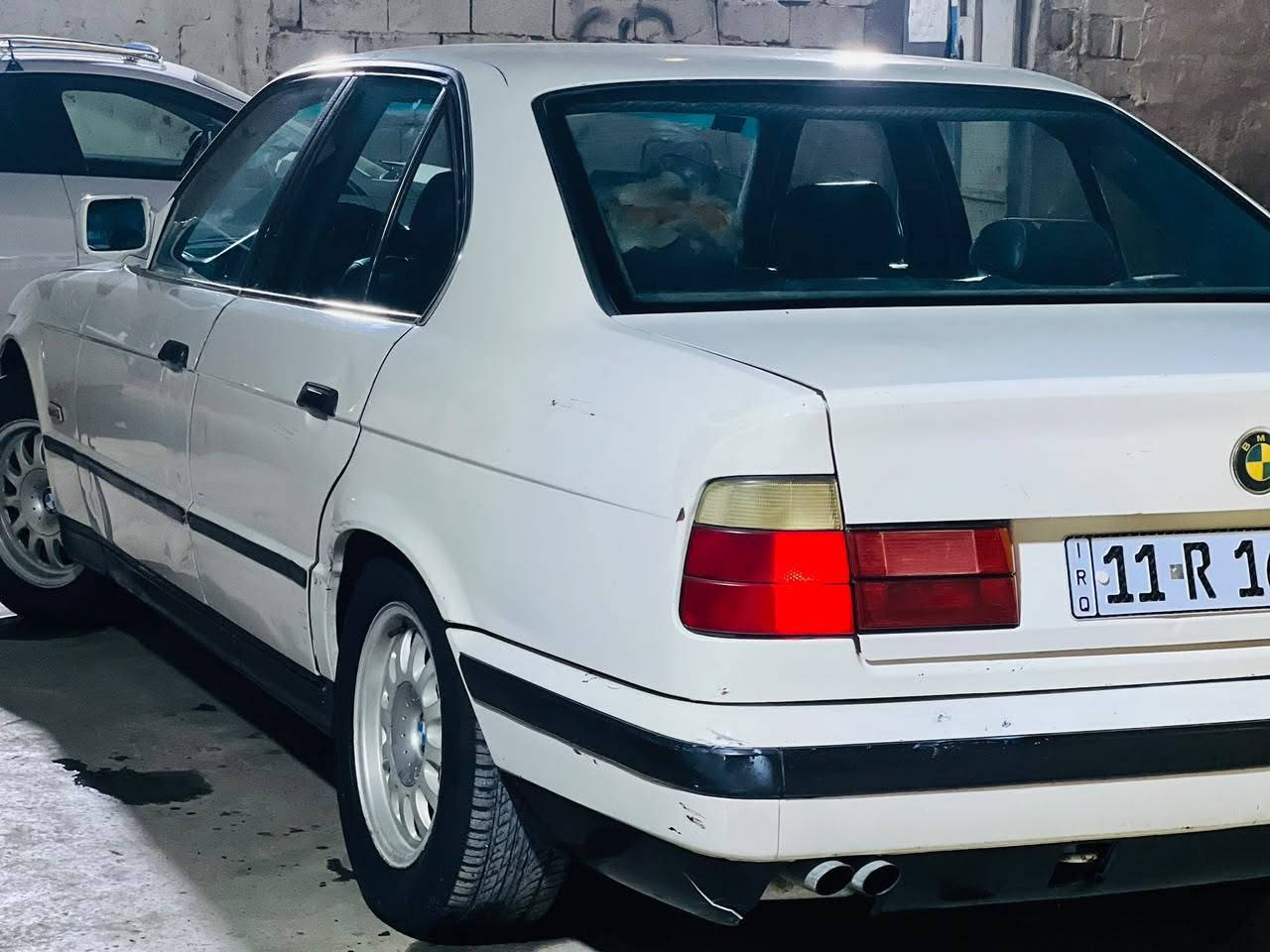 السلام عليكم للبيع بي ام 525 مسكر عدله موديل 91  كير ومحرك كارتون تخم تاير صدر حلو غرفه تخبل السياره بلاديه بيهاا قطعتين صبغ فقط السعر 50 عنواني بغداد حي النصر
