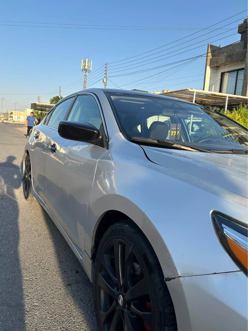 Nissan Altima 2016 S
٣ پارچەی پیشەوەی هەیە 
لای سەکن تایەکەی بە دەبڵەکەی کەوتوەتەوە 
سەیارەکە بی کیشەیە تەقە و رەقەی تیا نییە گیر و مەکینە و کارەباییات کامل بە شەرت 
تب: ئەگەر موشتەری نیت سەرمان مەیەشینە بەریزن 
ژ.م  : ***********
سعری ١٠٣ وەرەقە مەجالەکی برایانە أربيل, العراق

