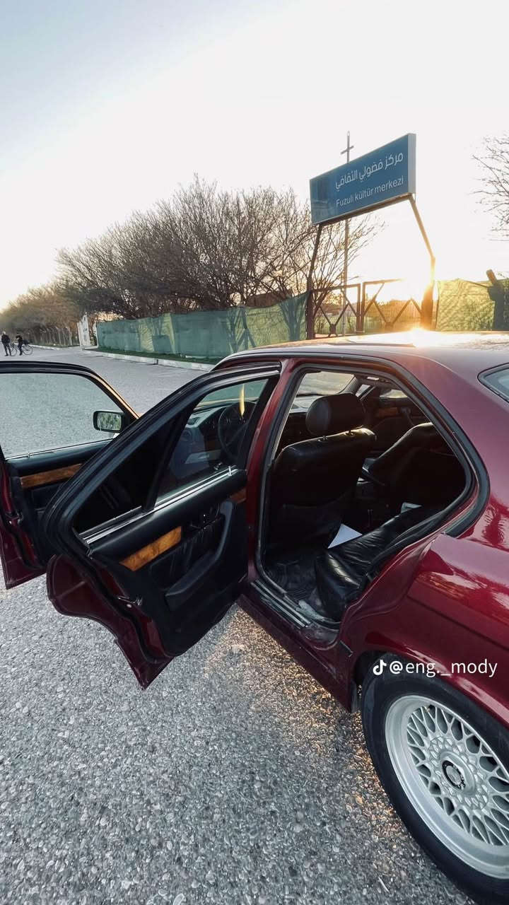 BMW  525 محرك بلادي 
موديل 93  سنويه لحد 2029 محرك كبس دفتر بانزين موجود اهم شي . سياره فول نضافه وترتيب كاعده كير ومحرك شرط كهربائيات كامله الضرر جامرلخ امامي من جهة السكن مواصل شاصي الضرر شي بسيط سعرهة 59 وبيهة مجال رقم الماني مشروع وطني جديد سياره تبريد شغال ثلج الشراي يتصل *********** كركوك, العراق

نص مكتوب في الصور:
- @eng._mody