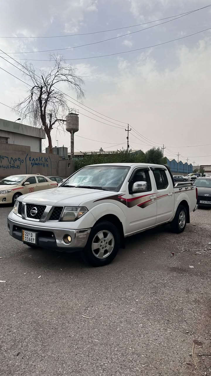 نيسان نفاره • ٢٠١٢ • بدون صبغ