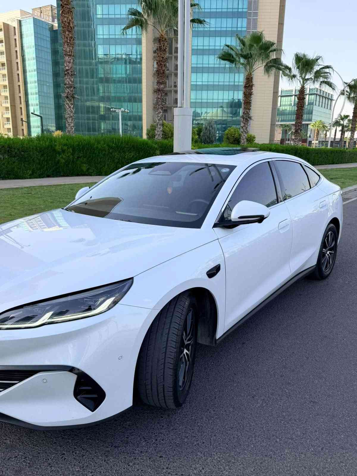 🚘 للبيع BYD SEAL 06 DM-i | موديل 2025

🔥 أعلى فئة بالمواصفات – FULL OPTION

🤍 لون أبيض | رقم أربيل
📍 ماشية 40,000 كم
📷 فول كامرات + فول رادارات + فول حساسات
🅿️ نظام Valet Park – السيارة تصف نفسها بنفسها
🌤️ Panoramic Sunroof سلايت روف كبير

🔋 البطارية تمشي تقريباً 80 كم بالشحنة الواحدة
⛽🔋 فول كهرباء + فول بانزين، مدى إجمالي يصل إلى حوالي 2,100 كم حسب ظروف القيادة
🔌 كامل معدات الشحن موجودة ويا السيارة
🛠️ سيرفس كامل بالشركة
📄 كتاب رسمي من مرور أربيل للتظليل 80%
✨ مواصفات كثيرة جداً، شغلات هواي ما تنذكر ولا تنعد
✅ سيارة نظيفة جداً ومعتنى بيها
✅ مكفولة من كلشي

💰 السعر: 191 ورقة 💵
*********** بغداد, العراق
