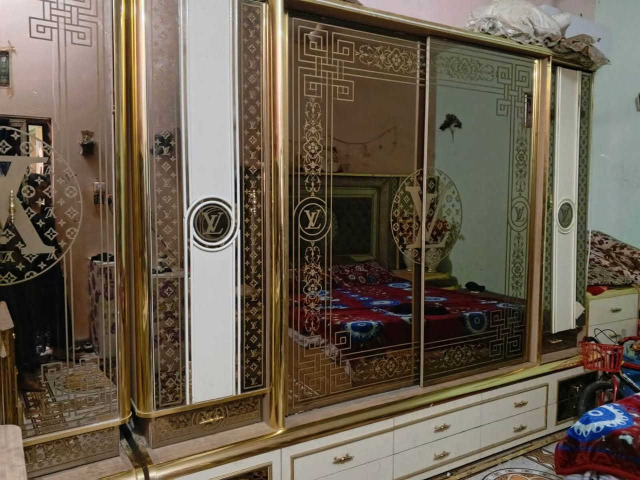 غرفه للبيع مميزه جدا ( لويزفيتون ) 🔥
العنوان السماوه 📍
واتساب *********** ☎️

