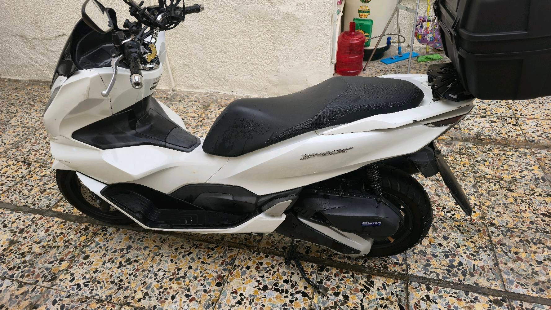 بي سي اكس جيل رابع كوري  كفاله عامه. دراجتي الشخصية من البيت الدوام. ماشيه  18 الف حقيقي
دراجه كلشي بلاد.  الي يدور نظيف هلا بي.  السوك كلشي بي من نطايح 

السعر ١٧ ونص بيهه مجال الشراي. بياع شراي لا توصلي ابد 
***********
بي سي اكس جيل رابع كوري  كفاله عامه. دراجتي الشخصية من البيت الدوام. ماشيه  18 الف حقيقي