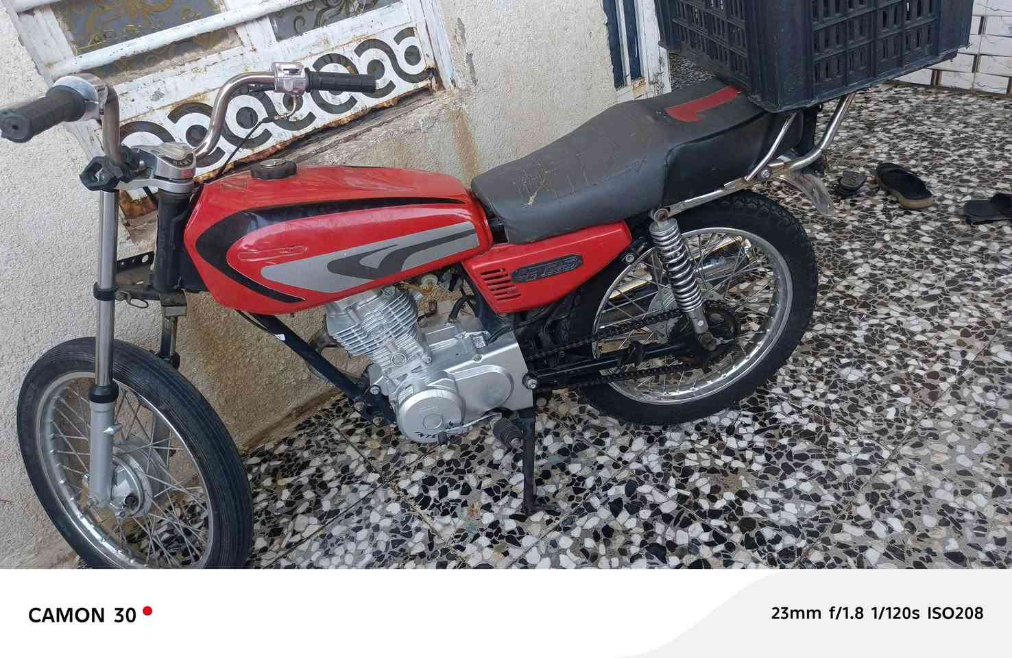 سلام عليكم دراجه يرانيه
موديل 2020 وراق ما فتحوه جاهز 
لبيع سعرها 700 ألف وبيه مجال شراي 
يتصل عله الرقم *********** 
مكانه العماره
