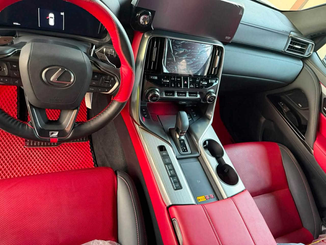 السلام عليكم
‭‬ 🚙🔥 لكزس LX700h 2025 F Sport – وكالة SAS 🔥

قمة الفخامة اليابانية بأداء هايبرد قوي وتصميم رياضي مميز 👑✨

✅ موديل 2025
✅ فئة F1 Sport فول مواصفات
✅ LX700h
✅ وكالة SAS
✅ ماشية فقط 7000 كم
✅ مكفولة كفالة عامة
✅ حالة ممتازة وقريبة جداً للوكالة
✅ جاهزة للتسليم الفوري
رقم بغداد مميز تباع مع الرقم عادي أو مميز حسب الاتفاق 

✨ سيارة تجمع بين الفخامة، القوة، التكنولوجيا، والاعتمادية المعروفة من لكزس.

عنوان السياره بغداد زيونه 
للاستفسار اتصل
***********
🔥 LX700h F Sport 2025 بعداد قليل وكفالة عامة… فرصة مميزة لا تفوتها!

