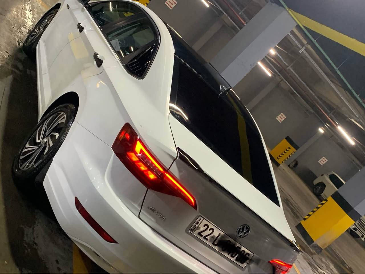 Jetta 2021 SEL 
سەیارەکی جوان و خاوێن بێ مەسرەف 
بوکە شوشەی هەولێر فول فول مواسەفاتی ناو زەرد
کوشن جلد کوشن هیتەر
شاشە گەورە ناو ٧ رەنگ  بیلادی
گیچ ئەلیکترۆنی
بەسمە و شەغالە سەیارەکە
زۆر مواسەفاتی تریش
پێش و پشت کەپسە بێ ناو گرتن 
ئێرباگی دەشبول سیستەمە 
سەیارەکە وەک و لێدران و سبوخ
سەیارەکە ٣ پارچەی بۆیاخە 
لەگەل ١ پارچەی بچوک ساردە
رەقەم شانسی لە وێنەکە داندراوە
سەیارەکە هەموو شتی نوێیە بێ ئەوەی یەک دینار مەسرەفی تێدابی
دەست کاری کامل کراوە فوول گەنجانە و جوان 
گۆڕینەوەش دەکەم لەگەل سەیارەک بە دڵم بی
WhatsApp *********** أربيل, العراق
