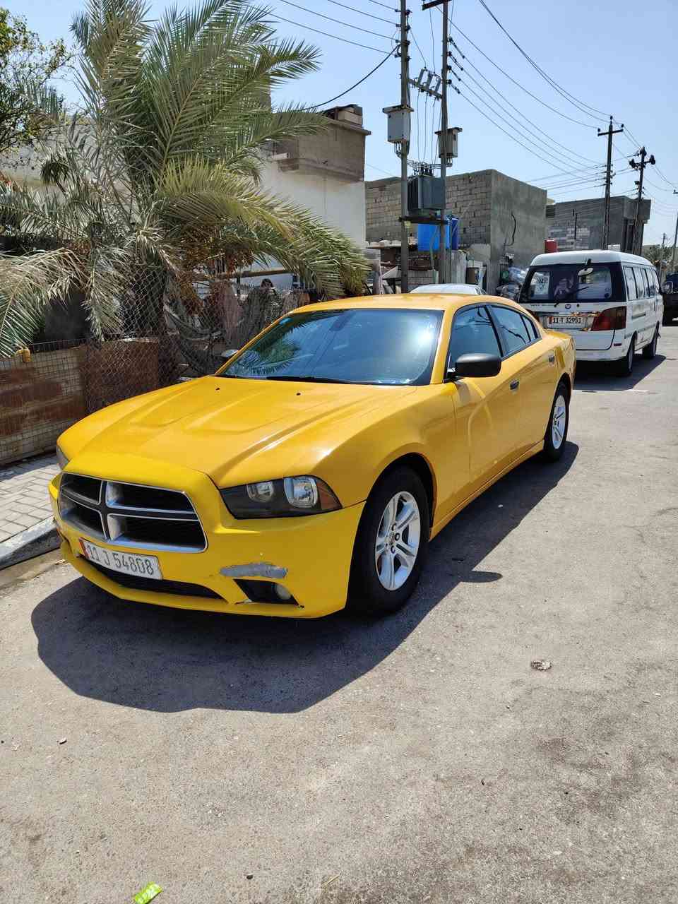 السلام عليكم 
للبيع 2012 بيها فقط مدگر امامي محرك جديد تخم تاير حداده جديده بيها صوت بالكسن خط وبحث جديد يعني السياره ما مطلوبه للهيئه العنوان البصره السعر 125وبيها مجال 
***********
