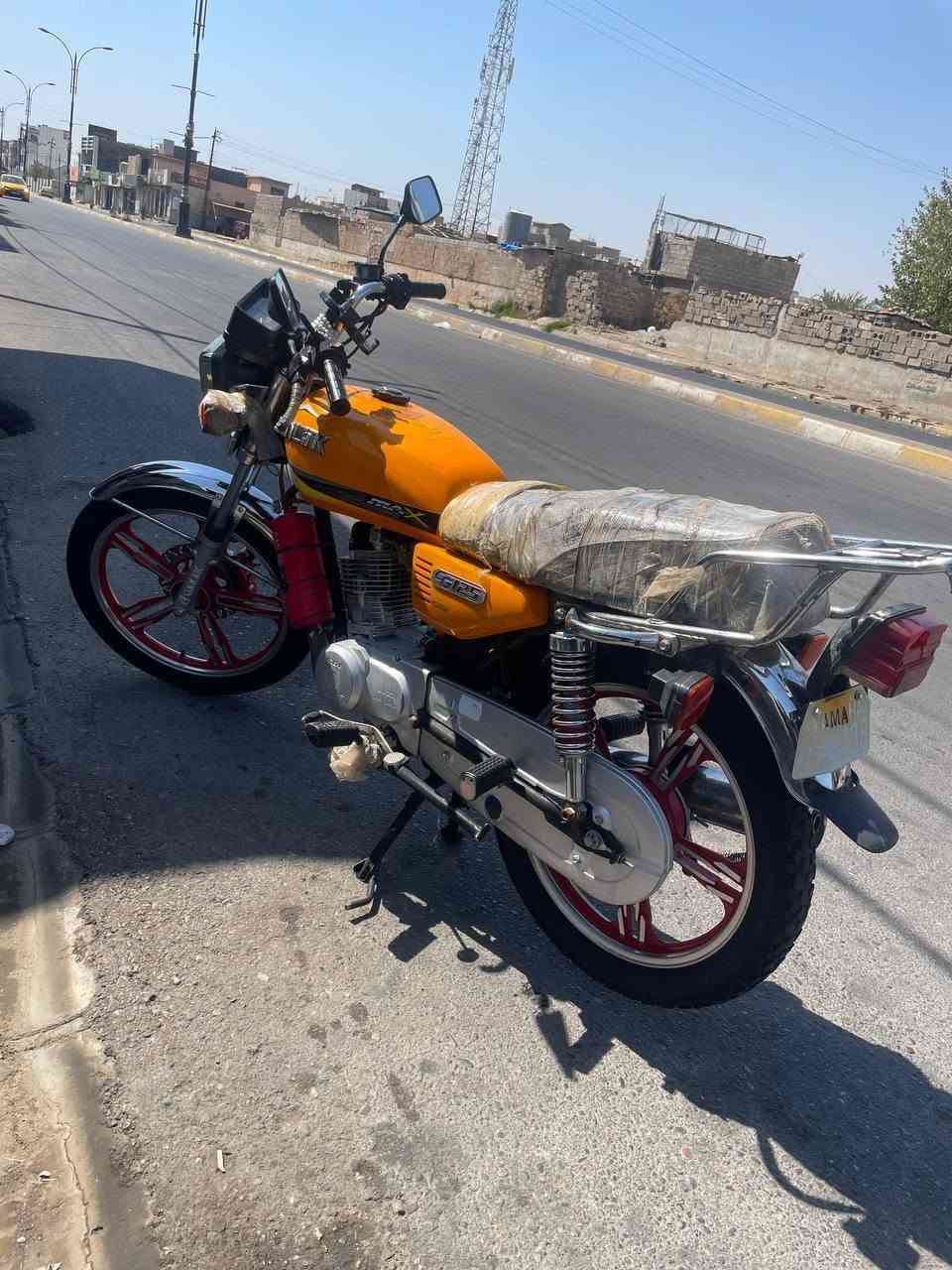 سونك موديل 23 محرك ما مفتوح نضيفة حيل 
اربعه كير وياله مال خمسه كير سعر 530 بيها مجال قليل كلش جماعة ٤٥٠ ماترهم 
وتساب فقط ***********
