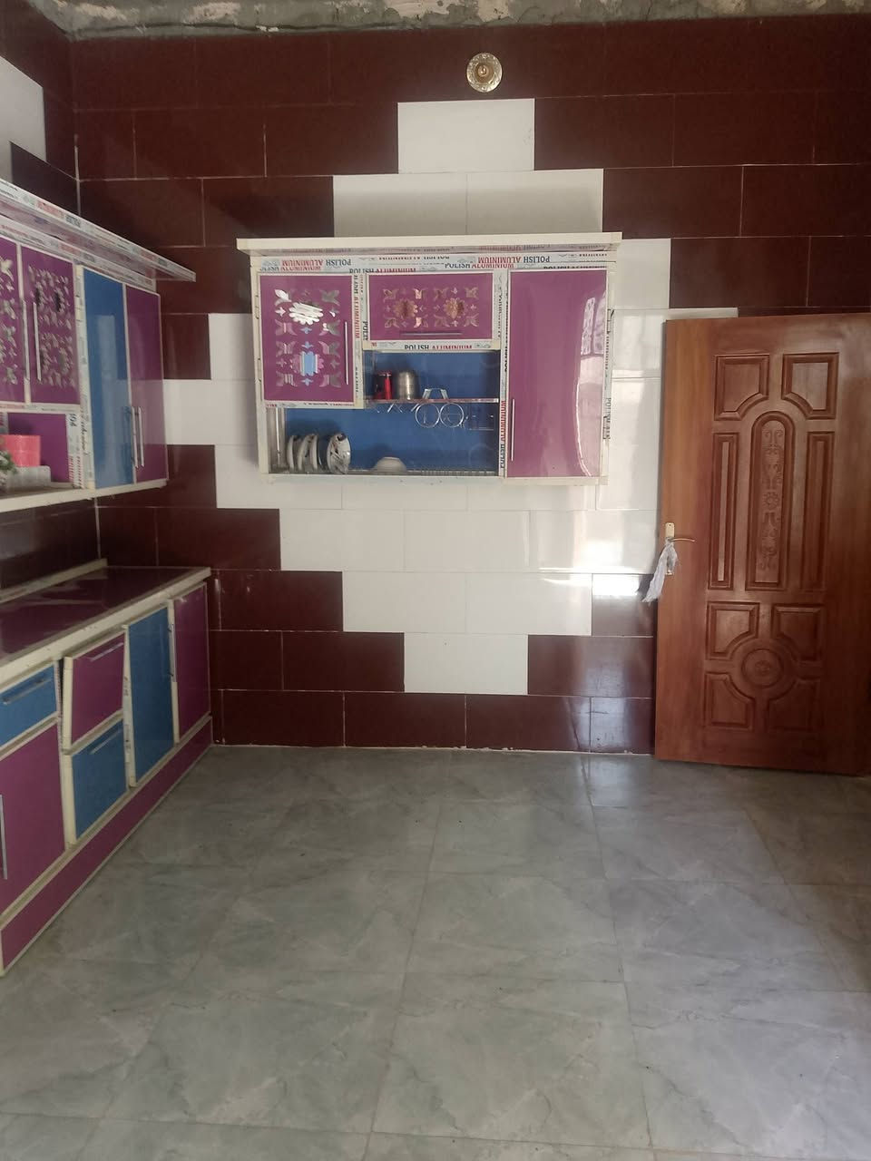 بيت البيع مساحه 300 متر طابو زاعي سند 25 كامل مكان البيت بلعكيلات ماء كهرباء مولد تبليط بلباب سعر 29 وبي مجال رقم هاتف ***********
