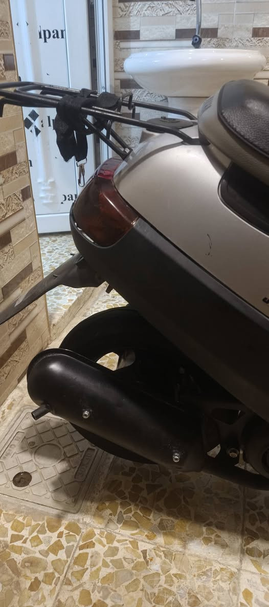 بوتين لبيع محرك معمر فوك مره وحده  وقبق هندر بدل قايش سلف وايرمنيه كله شغله بس يعوزو باتري  ماطور كشرو كدام العين  السعر350 وبيها مجال ***********    /   ***********
