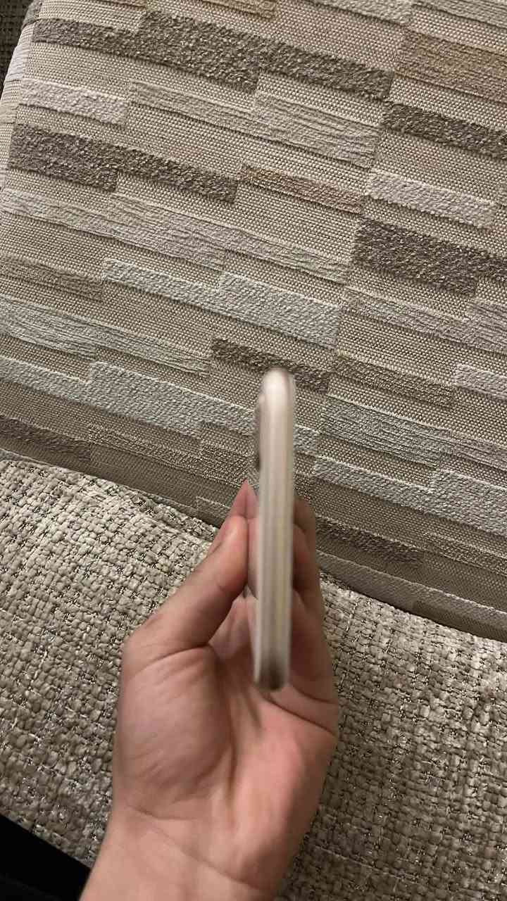 آيفون ٨ بلس • ٦٤ غ.ب. • بطارية ١٠٠٪