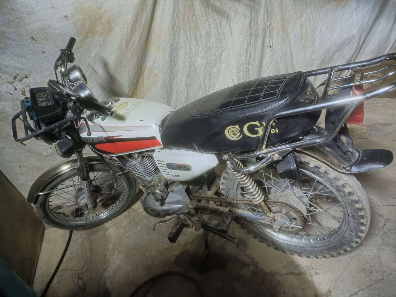 موطور لبيع خمسه گير شقال كامل سعر 250وبي مجال ***********
