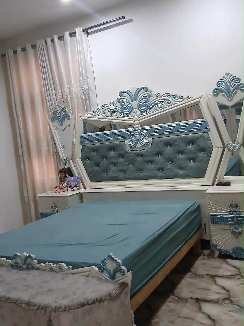 غرفه جديده الله شاهد مشتريته مليونين ونص العام اشتريته اريده مليون ونص وبيه مجال للتواصل ***********
