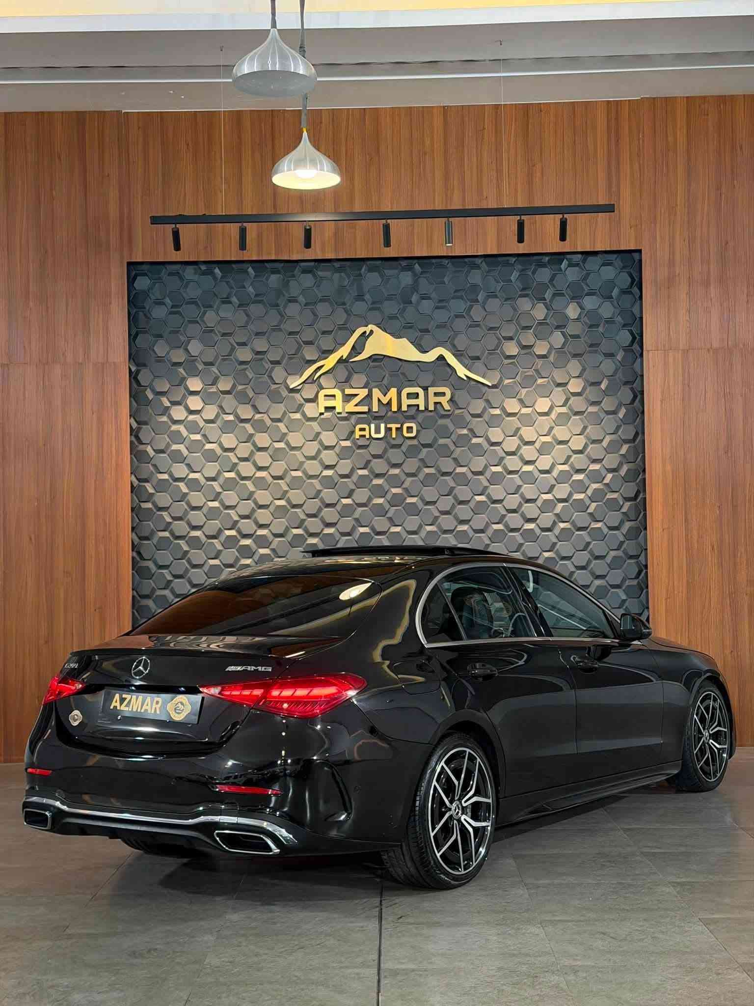 ارخص سعر بكل العراق 285 ورقة قفل🔒
Mercedes benz C class amg وارد الماني🇩🇪
موديل : 2021
ماشية : ٤٥ الف كيلو فقط

مواصفات السيارة فول الفول
بنوراما و لايت ملتي بيم  و لايت ليزر و كشنات تدفئة و رادارات و حساسات و كامرات و انارات داخلية متعدد الالوان و انضمات قيادة بيها و ستيرن amg بلادية و السيارة مواصفاتها متخلص 

السيارة وارد الماني ضمان دولي
بيها جاملغ خلف السكن صبغ بدون دواخل بدون ايرباك اثر شخوط
محرك كير كهربائيات كلها بشرط بدون اي خلل 
السيارة مرقم و جاهز تحويل او وكالة بشرط

سعر : 285$ ورقة
للاستفسار : ***********
العنوان : السليمانية المعارض  الجديدة شركة ازمر اوتو معرض رقم ٣٤
