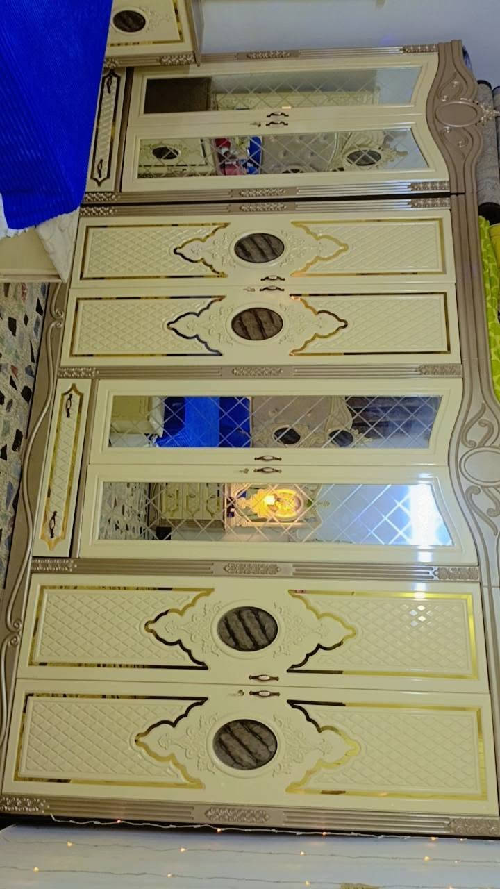 للبيع 11قطعه عراقيه ولوجه تركي غرفه جديده معنه الكلمه باقي تفاصيل تصل👇 
***********
