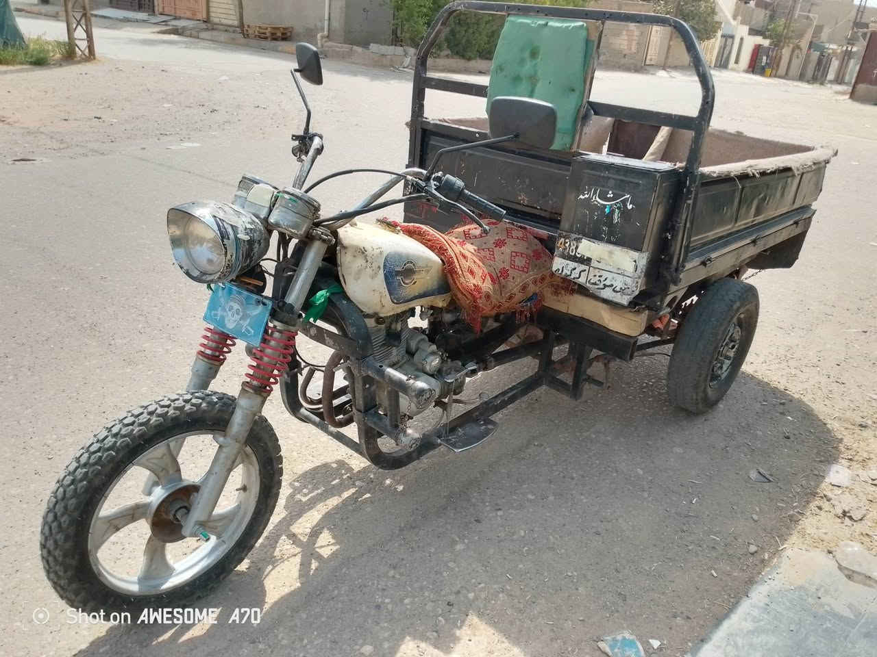 ستوته البيع موديل 16محرك شرط اخرس نص هندر ستوته شوف عينك نشاط معدل فول ركبه شاصي اكسن محرك كله شرط سعرهه575بيهه مجال بصيط مكاني حي العسكري شركه طارق خابر ودلل ***********

نص مكتوب في الصور:
- Shot on AWESOME A70