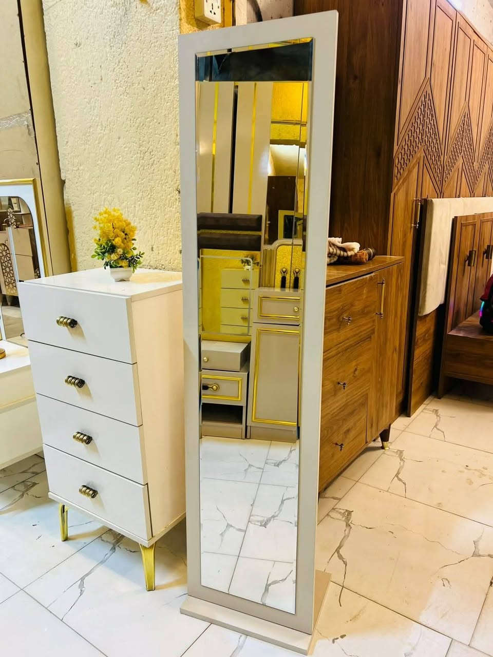 الحجز واتساب 😍***********
