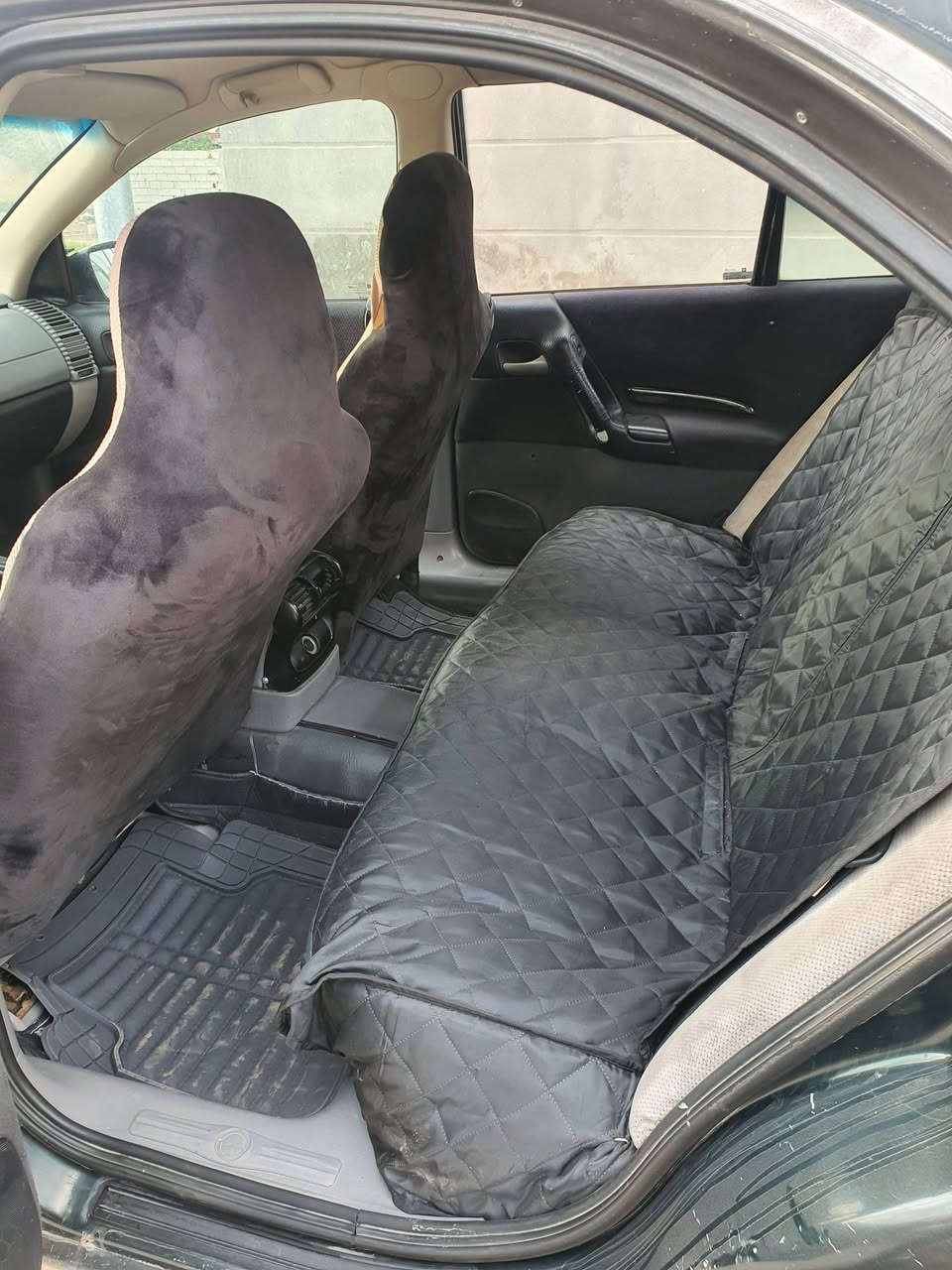 سلام عليكم البيع اوبل اوميكه بزون موديل 94مكينه 4سرندر وكيرعادي سياره جاهزه ماناقصه اي شي كهربايات كله شغاله حداديه جديده كامله باتري جديد   رقم بغداد بسمي  هزه جديده سنويه تنتهي بل2030 تصال على الرقم *********** العنوان بابل
