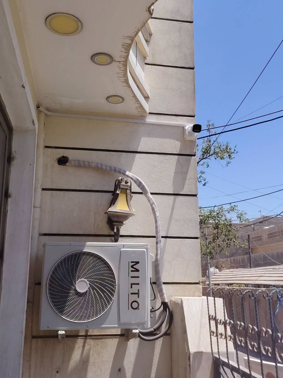 تم بحمد الله تنصيب منظومة كاميرات مراقبة لشركة دهوا بدقة 5 ميكا 
المنظومة تتكون من :

١- جهاز dvr يشغل 8 كاميرات بدقة 5 ميكا. 
٢- عدد 3 كاميرات بدقة 5 ميكا + عدد 5 كاميرات بدقة 2 ميكا صورة و صوت تصوير ليلي نهاري ملون. 
٣- هارد بسعة 1 تيرا. 
٤- جهاز UPS يشغل 8 كاميرات. 
٥- عدد 3 بوكس استراحة للكاميرات. 
٦- عدد 1 ستاند كاميرا. 
٧- عدد 32 فيش. 

مكان العمل / المنصور

-----------------------------

مستعدين لتجهيز وتنصيب جميع كاميرات المراقبة  كافة المواقع( منازل _ محلات _ شركات )  للاستفسار يرجى مراسلة الصفحة
أو الاتصال على الرقم التالي :
***********
***********
قتيبه الشمري 

تابعنا على الانستكرام ( cam_q97 ) 
تابعنا على التيك توك ( cam_q97  ) 

العمل داخل بغداد فقط
