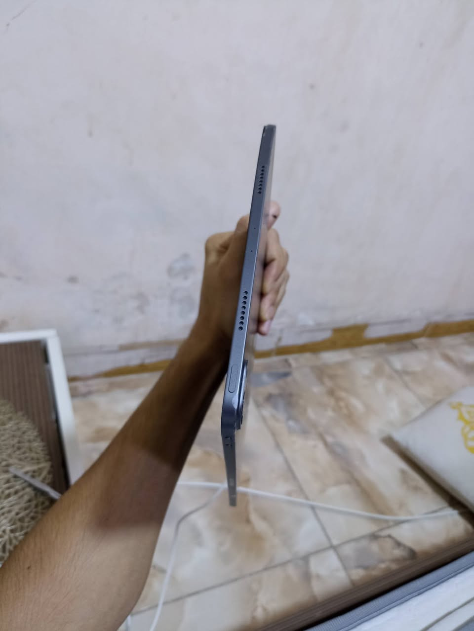 ايباد ١١ برو M1 • نضيف • شاصي مخدوش