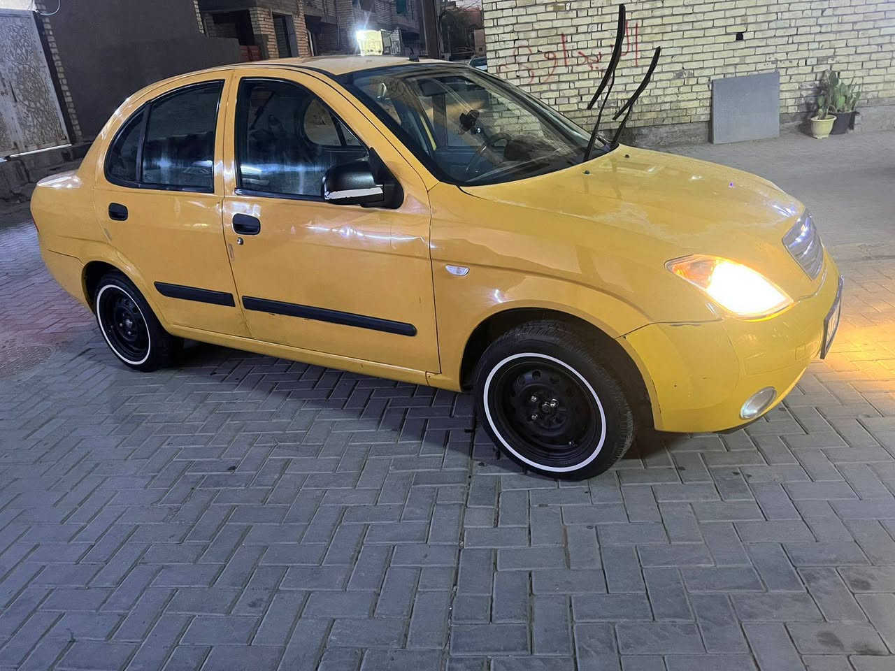 السلام عليكم طيبه البيع موديل 16 سعره 32 وبيه مجال رقم انكليزي هزه جديده سياره كله شغاله تبريد ثلج حداديه جديده تخم تاير جديد سياره جاهزه من كلشي 
***********
