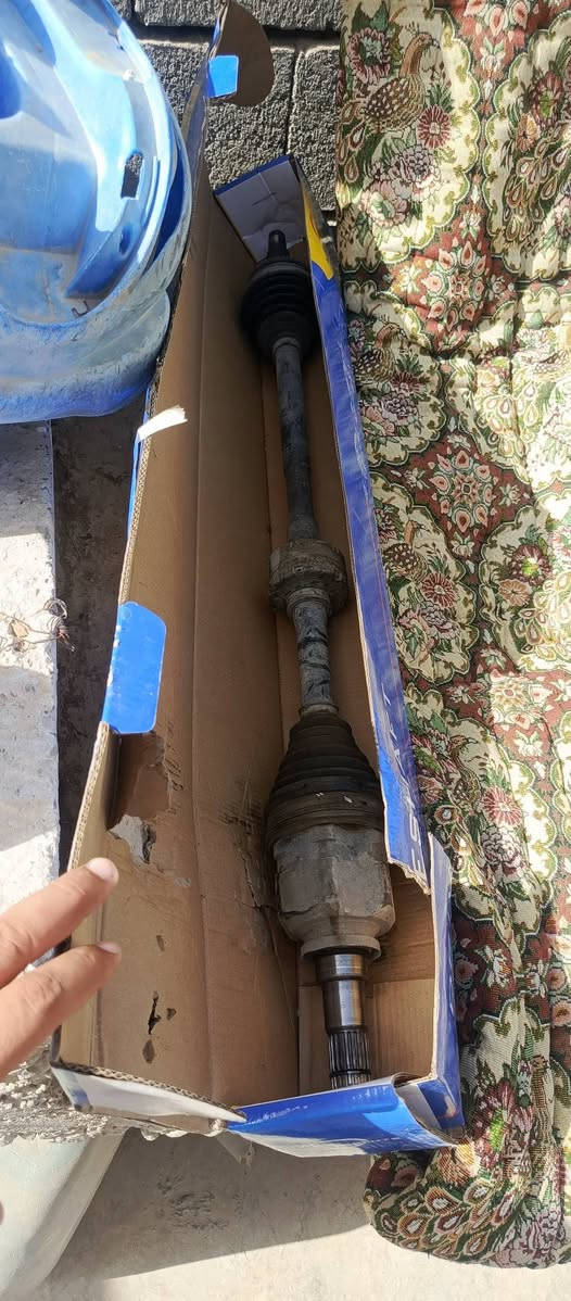 سلام وعليكم شباب يوجد غراض مال كورلا 16 محرك نضيف بس بيه صرف كل  تبديله نص لتر السعر 250 وبيه مجال حك الجيه درايم شفت كامل لبيع بلاديات مال 16 السعر 50زوج فجوج بلاديات السعر30  أو صطاب اكسل ثنين بلادي السعر 100 رجائن المو شراي لا يكسر وتحياتي للجميع ***********
