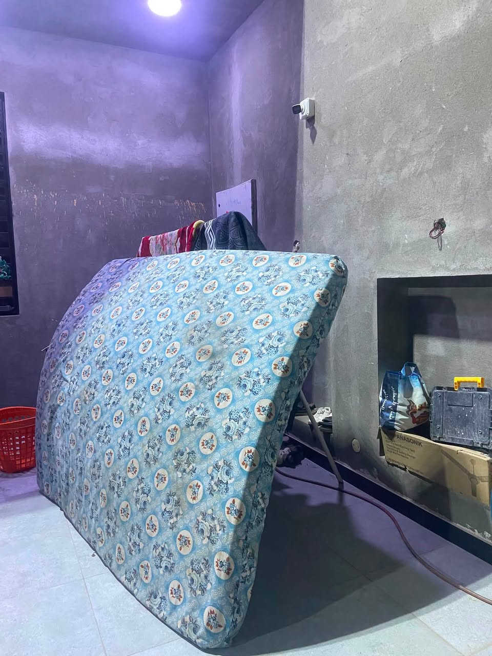 السلام عليكم
تخت جرباية منام +مندر 
قويات جداً
ومندر جديد 

تجي تشوفهن بعينك 
سعرهن 125
موقعنا في البصرة حي بغداد 
***********

