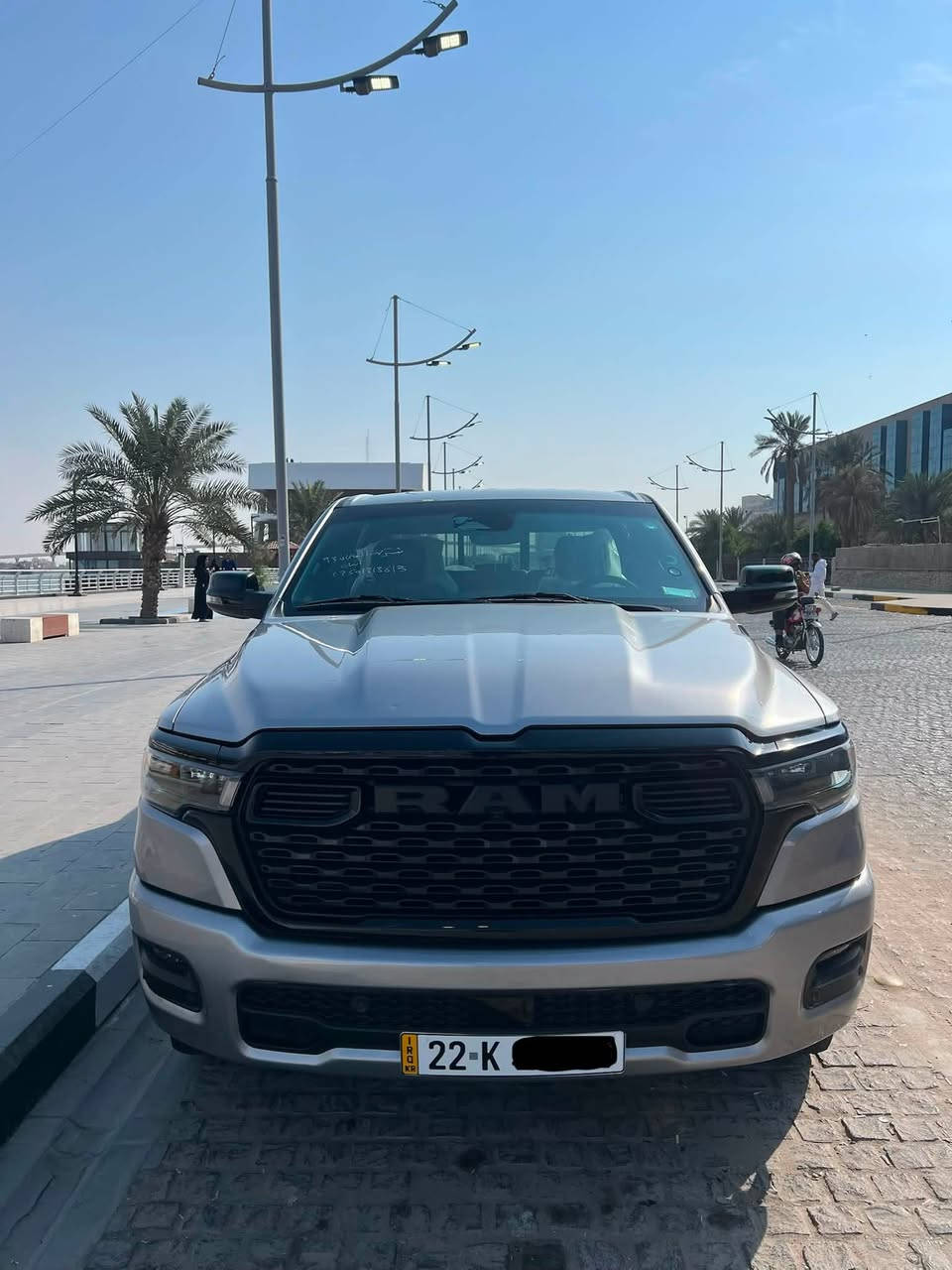 رام بك هورن سبورت فول 2025 RAM BIG HORN
باب طويل بدي قصير المرغوب
رقم السيارة: اربيل
موقع السيارة: البصرة
موديل: 2025 
المسافة المقطوعة: 17 الف ميل  
حجم محرك 3.6L بنتا ستار ايتورك etourqe تنفس طبيعي
الحادث:  خلفي بسيط تبديل حوض وكما موضح بالصور
نظام صرف وقود اقتصادي eco
بدون اي ضرر ايرباك جميعها سليمة
الشاصي سليم ومكفول
مواصفات: sport
بجم كبس
شاشة تسلا كبيرة
دوسات جانبية TRX
غطاء حوض خلفي 
انارة ترحيب
بصمة تشغيل 
كشن السائق كهربائي 
كشنات تدفئة 
تدفئة ستيرن 
ستيرن كهربائي 
وضعيات قيادة Tow haul 
دفع رباعي 4*4
تشغيل عن بعد 
تبريد مركزي 
مساحة تخزين تحت الارضيات 
نظام الخرائط
مانع انزلاق تراكشن
رادار امامي وجانبي 
حساسات امامية خلفية 
لايت زينون LED 
مرايا بخاصية التعتيم الذاتي 
تحديد سرعة تحكمات فوللل
بريك كهربائي 
المرايا الجانبية قابلة للطي كهربائيا
تايرات جدد 
كاميرا خلفية دواره

السعر 350$
للتواصل ‏‪***********
