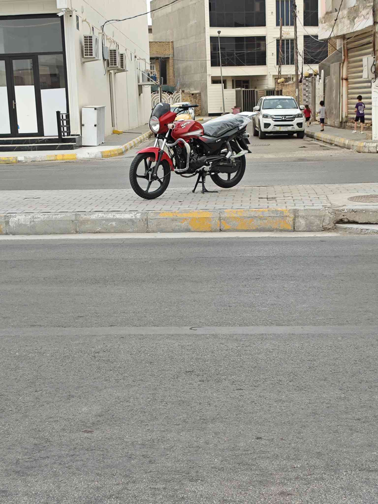 السلام عليكم هيرو 23 للبيع أوراق اصولي كفاله عامه دراجه جاهزه للخير نقص بس جاملق امامي شاديله مال دايون مكان كوت زهراء شراي تصل عل رقم بيك خير وتدلل‭***********‬
