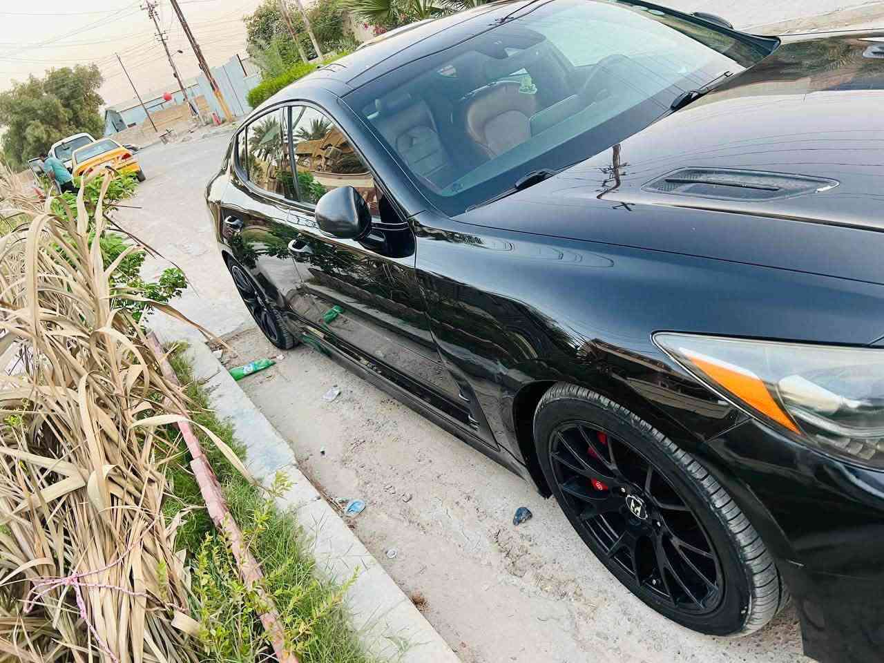 بسبب الوعود الكاذبه السعر 160 وترهم مراوس
سلام عليكم كيا ستنجر2018  (gt2) اعلى فئه بيها
وسنويه قبل اسبوع جددتها ل 2030 
مزوده شوت kn وبلكات وبرمجه
تخم تاير وباتري  جديد وأدامه كامله
محرك: V6 توين تيربو
المواصفات : فول 1/1 
مواصفات هواي لاتعد ولاتحصى معروفه بال gt2
5وضعيات قياده
(Eco+comfort+sport+smart+costm)
 نظام داتا شو(يعرض السرعة وباقي تفاصيل السيارة على الجامة مقابيل السايق)
تشغيل عن بعد 
رادارات جانبيه 
رادارات امامي وخلفي 
رادارات بالمري ونقطه عمياء 
كاميرا 
دخول ذكي اربع ابواب 
لدات ترحيب جميع الابواب وترحيب باللد النهاري
عدسات digital adaptive led تتحرك مع المقود 
iso fix لتثبيت مقاعد الاطفال
انذار مانع سرقه
رادار للفرمله التلقائيه
نظام صوتي 
نظام ملاحه navigation 
نظام auto hold 
نظام auto stop
ماسحات متحسسه للمطر 
شاشه تحتوي ابل كار بلي واندرويد اوتو وعلى كافة المعلومات والتحكمات 
هيدروليك متكيف في وضعية القياده الرياضيه 
بانوراما 
بريكات بريمبو اربعه بستم
كشنات جلد مع خاصية التدفئه والتبريد
تحكمات كشن كهربائيه 
ستيرن كهرباء ذكي 
تبريد قطعتين تبريد منفصل مناخ كامل بدون اي نقص 
شفتات خلف المقود 
بصمة تشغيل
اضاءه ترحيبيه داخل المقابض 
كروس كونترول 
تحكم صوتي 
السياره 4matic دفع رباعي 
حجم العجلات 19 
نظام مانع انزلاق وabs 
مري شفط واشاير بالمري 
لدات اناره مخفيه داخليه بالدشبول مع امكانية تغيير الالوان
حساسات بالكشن
وبعد هواي مواصفات بيها 
حادثها مال امريكه موجود ب الصوره ربع الجاملغ صبغ وبغداد نحكت حكه حيل بسيطه يم الباب نرشت عله كدها وموجوده عندي صوره وبيها مكانين بارد 
السياره مابيها اي نقص سيرفس كامل جديد من كل نواحي 
گير ومحرك خير من الله ومكفولات من اي شيء 

للاستفسار  اكثر خاص اوالاتصال 
***********
مكان السياره ميسان
