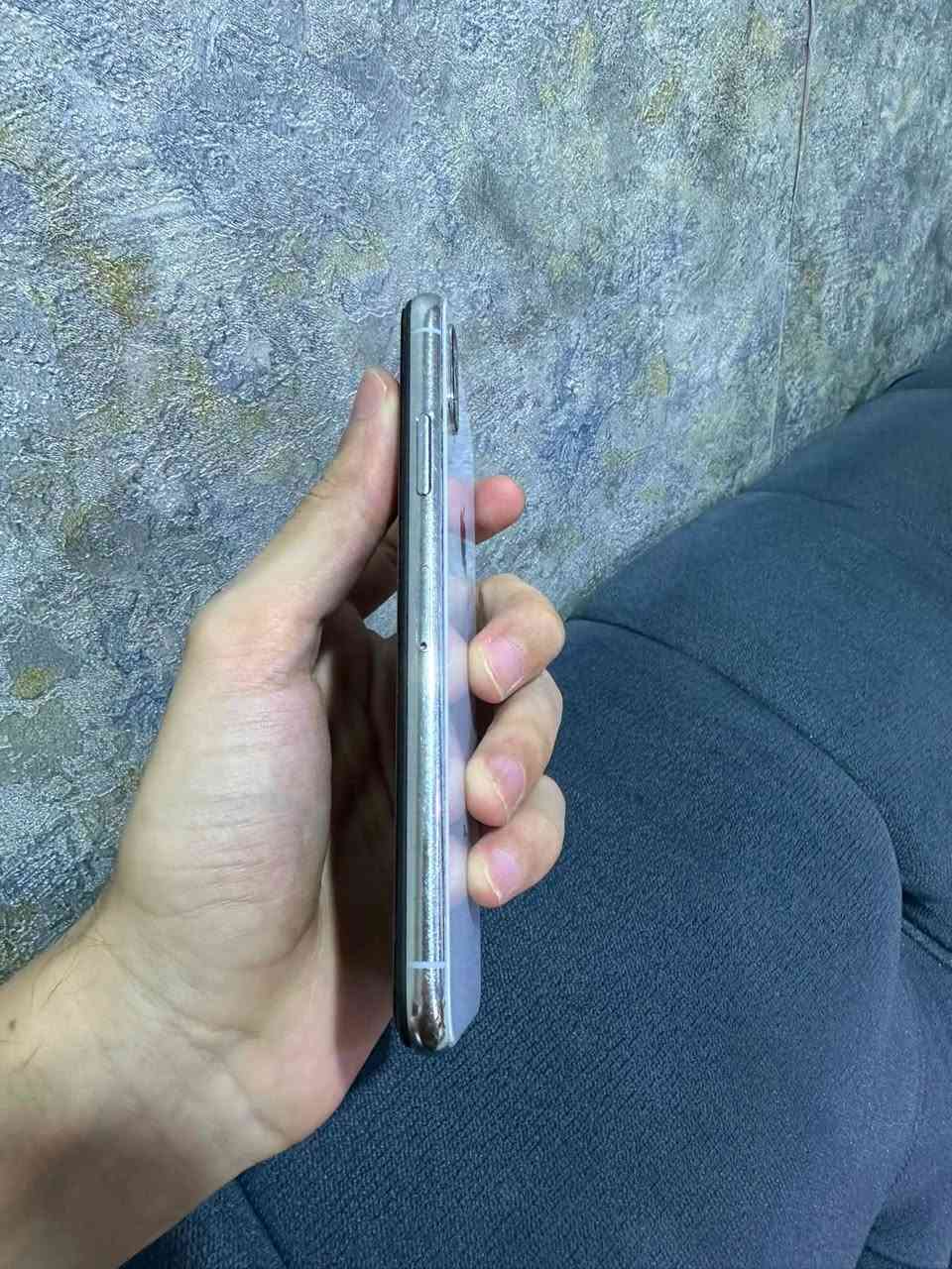 ايفون X للبيع نضيف بطارية 100 وذاكرة 256
فيس آيدي واكف يحتاج برمجة والكاميرا تحتاج تنضيف
الباقي مكفول
سعر 130 الف
واتساب ***********
