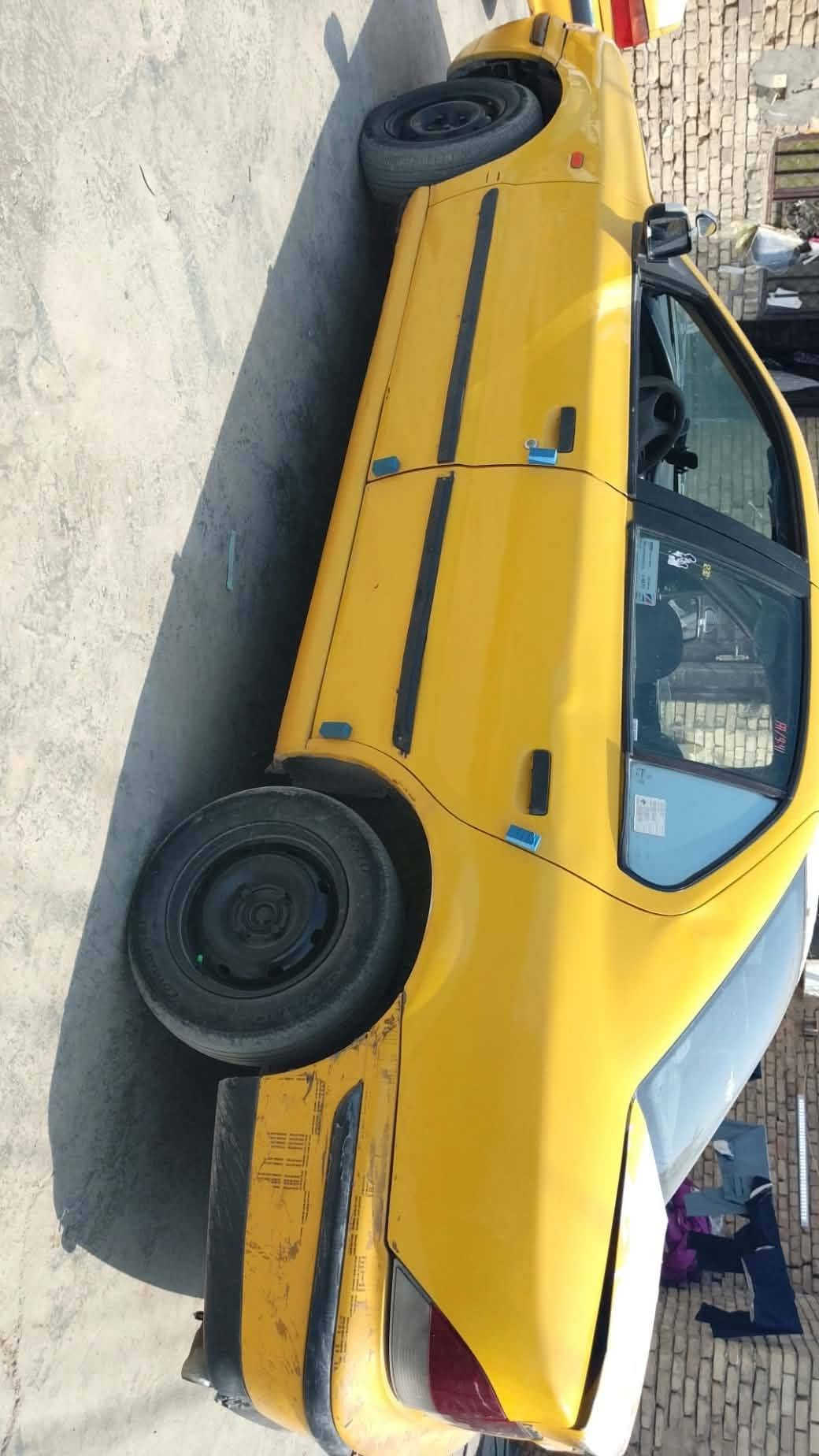 سمند 2009 رقم بغداد انكليزي 
هيئة غرامة مصفرة سنوية 2028
محرك وكير كفالة.     يخبل 
سيارة ناعمة 

صدرها من طول لطول كلة جديد 
دواخل كلش حلوة 

تبريد عوزة غاز 
السعر 20 قفل 
***********
