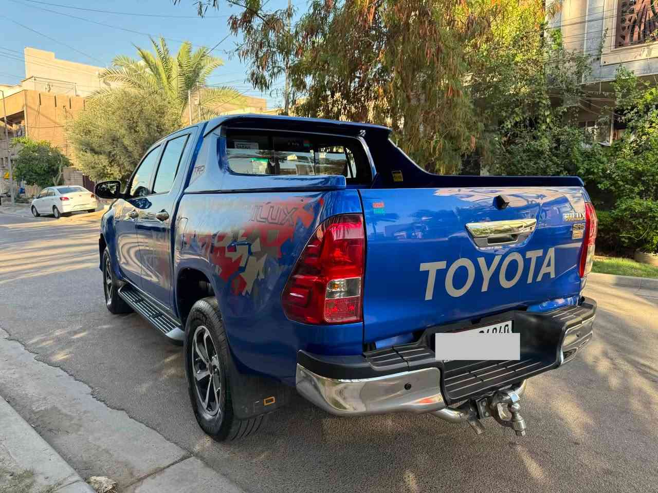 السلام عليكم
تويوتا هايلوكس فور ويل TRD
موديل /2020 
كير/ اوتماتيك  
محرك / 6 سلندر
مواصفات 
بصمه 
شاشه 
حساسات 
رقم اربيل  
ماشية /87 الف حقيقي 
بيها مكانات بارد فقط مكفوله من الصبغ 
السعر / 253 
العنوان بغداد الكراده
***********
