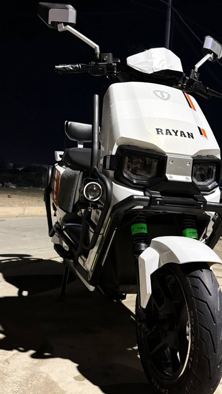 ماطور ريان وحش الكون 🔥 
6بطاريات مسطرة (35A/72V)
ملف 2000واط  
سرعة 70 حقيقي  3نمرات 
نظافه فول  
نضام بك R  و وقوف P
مثبت سرعة ARS 
منفذ شحن USP
صندوق كبير وجوزة فصل بطاريات 
يجي بصمتين وسويجات +تشغيل عن بعد وعن طريق التطبيق 
الماطور مابي كسر ولا ضرر ولا شخط
مستخدم شهرين بس  الوصل موجود  والبطاريات والعقل والملف شرط الفحص 
العنوان موصل حي الوحده
سعر مليون و300 بي مجال قليل 
*********** مارد ع الخاص
