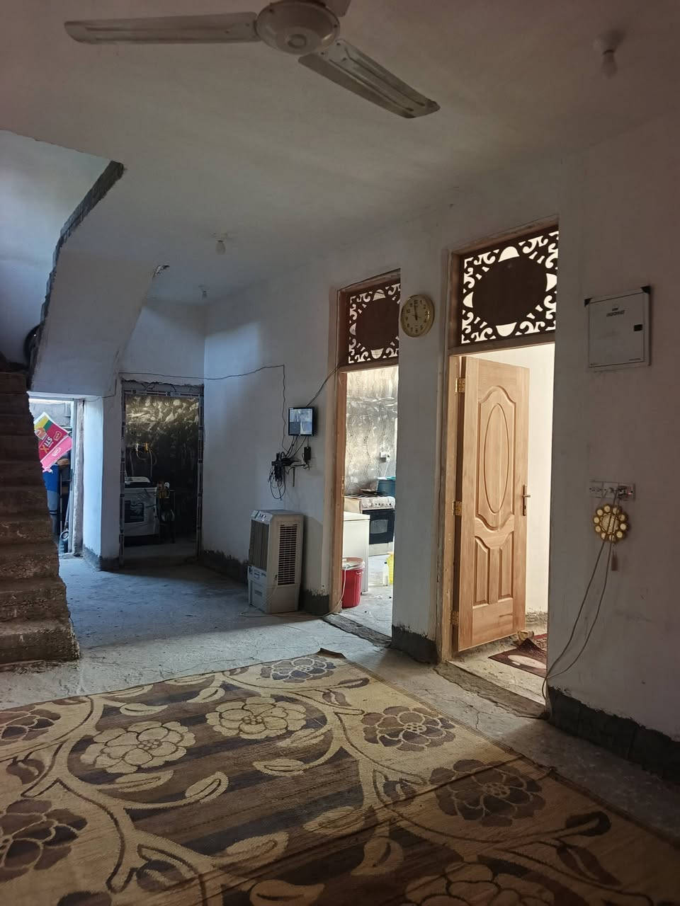 🏡✨ دار للــــبــــيــــع + قــــطــــعــــة أرض ✨🏡
━━━━━━━━━━━━━━━━━━━━━━
📍 الــــمــــوقــــع: بابل – الــــوردية – داخــــل ســــيد مــــوســــى
📍 قــــرب دار الأســــتــــاذ حــــبــــيــــب الــــحــــلــــي

📐 مــــســــاحــــة الــــدار: 175 م²
📐 قــــطــــعــــة الأرض: 175 م²
📏 الــــواجــــهــــة: 12 مــــتــــر
📜 الــــســــنــــد: طــــابــــو زراعــــي – ســــنــــد 25

━━━━━━━━━━━━━━━━━━━━━━
🏠 مــــواصــــفــــات الــــدار:

🛏️ غــــرف نــــوم عــــدد (2)
🛋️ اســــتــــقــــبــــال
🛋️ هــــول + مــــطــــبــــخ
🚿 مــــجــــمــــوعــــة صــــحــــيــــة مــــعــــزولــــة
🧱 بــــنــــاء بــــلــــوك – ســــقــــف صــــب

━━━━━━━━━━━━━━━━━━━━━━
💰 الــــســــعــــر: 70 مــــلــــيــــون
🤝 قــــابــــل لــــلــــتــــفــــاوض

━━━━━━━━━━━━━━━━━━━━━━
📞 لــــلــــاســــتــــفــــســــار:
📱 *********** – حــــســــن الــــحــــســــنــــاوي
📱 ***********

🏢 مــــكــــتــــب عــــقــــارات أَبــــراج بــــابــــل
📍 بابل – حــــي الــــجــــزائــــر – مــــقــــابــــل الــــجــــســــر الــــدولــــي
📍 قــــرب مــــطــــعــــم الــــبــــســــتــــان
