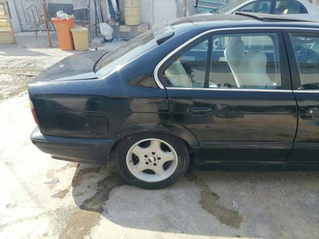 سەرتا بەناوی خوا BMW 
بۆفرۆشتن 1991 
گیرحادی 520i
دووجام کارە بای 
چامرخی لای سایقی لیدانی هەیە 
سلایدە کارەباتی مەزبوتە 
تایەکانی نوویە 
سەیارەکە توندوو تۆلە 
گیر و مەکینە بەشەرت 
ساحب سەنوی رەقمی داخرایە بەناو ناکری 
دزیاری کیشی مەدنی مەلی کەسی تیدا نەبیت بەشرت 23 وەرەقە مەجال
ناونیشان بـــــەحـــرکە
*********** whtsapp أربيل, العراق
