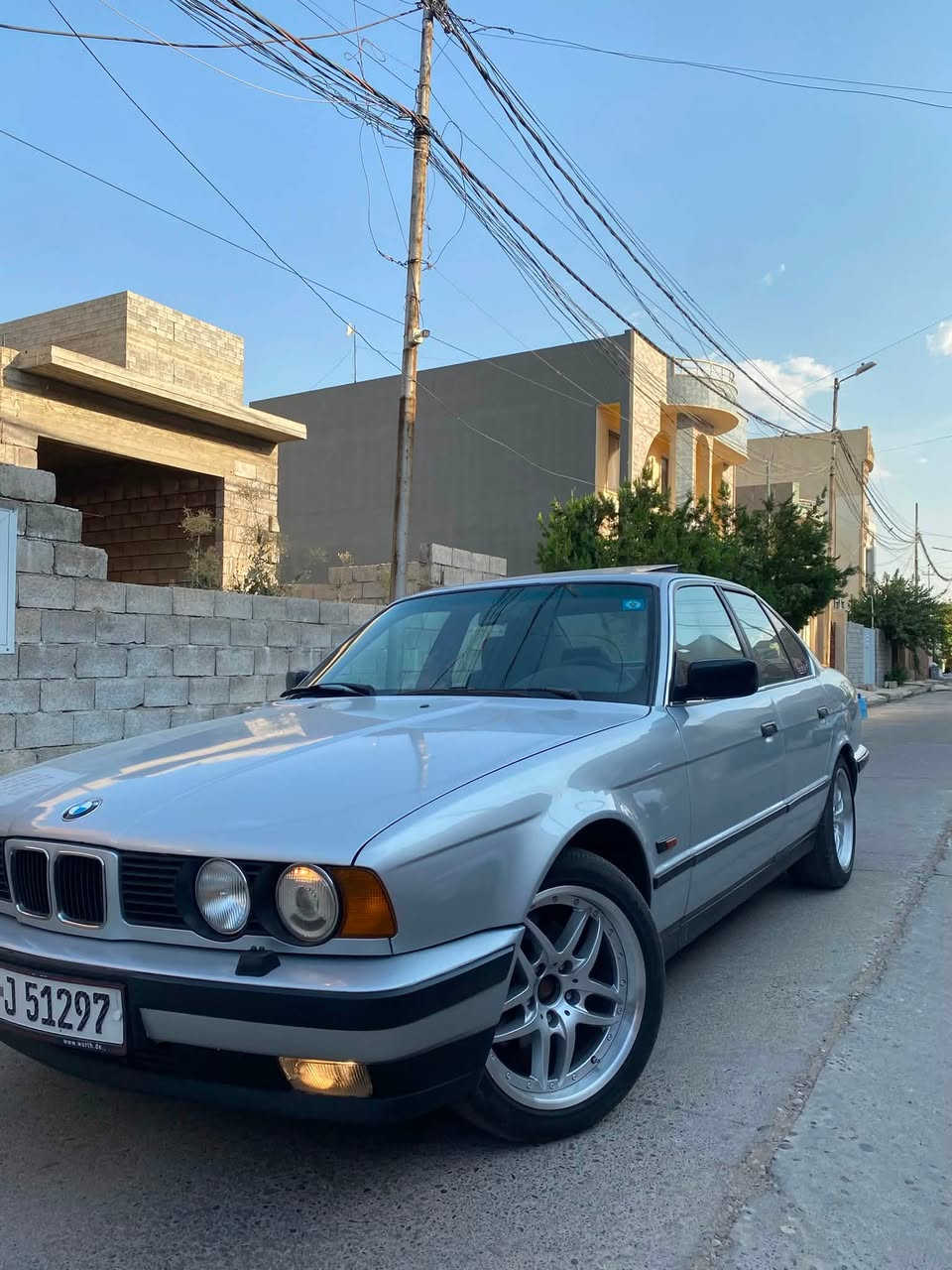 Bmw e34 موديل 1991
سلايت 
جامات كهرب 
غرفه جلد وصاج 
كشنات جلد m
دركه m
كير ومكينه وكهربائيات وتبريد شرط
رقم نينوى انكليزي 
مصبوغه عام جماليه بدون ضرر او حادث
***********
واتساب ***********
