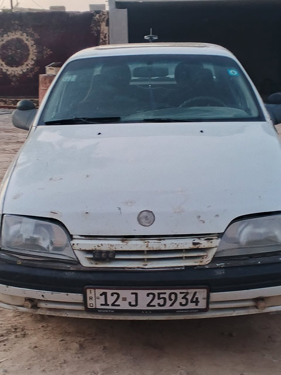 السلام عليكم اوميكا موديل 91سنويه تنتهي لو2030 كاربون بانزين كير شرط و محرك بي صرف السعر 15و بيه مجال***********والتواصل عل رقم
