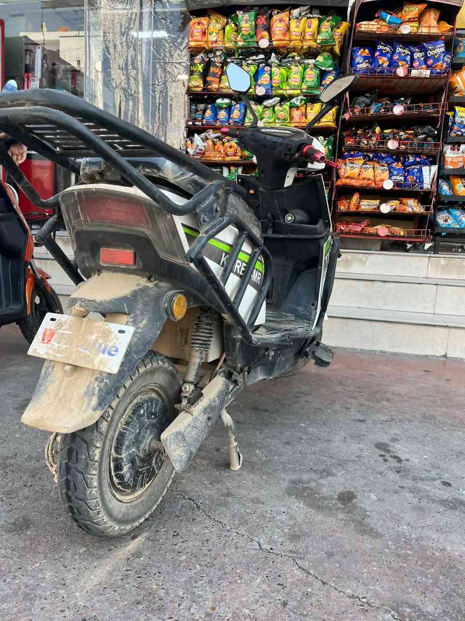 سلام عليكم دراجة شحن للبيع 
دراجة مابيها شي ونضيفة بس وصخة 
التفاصيل خاص ***********
