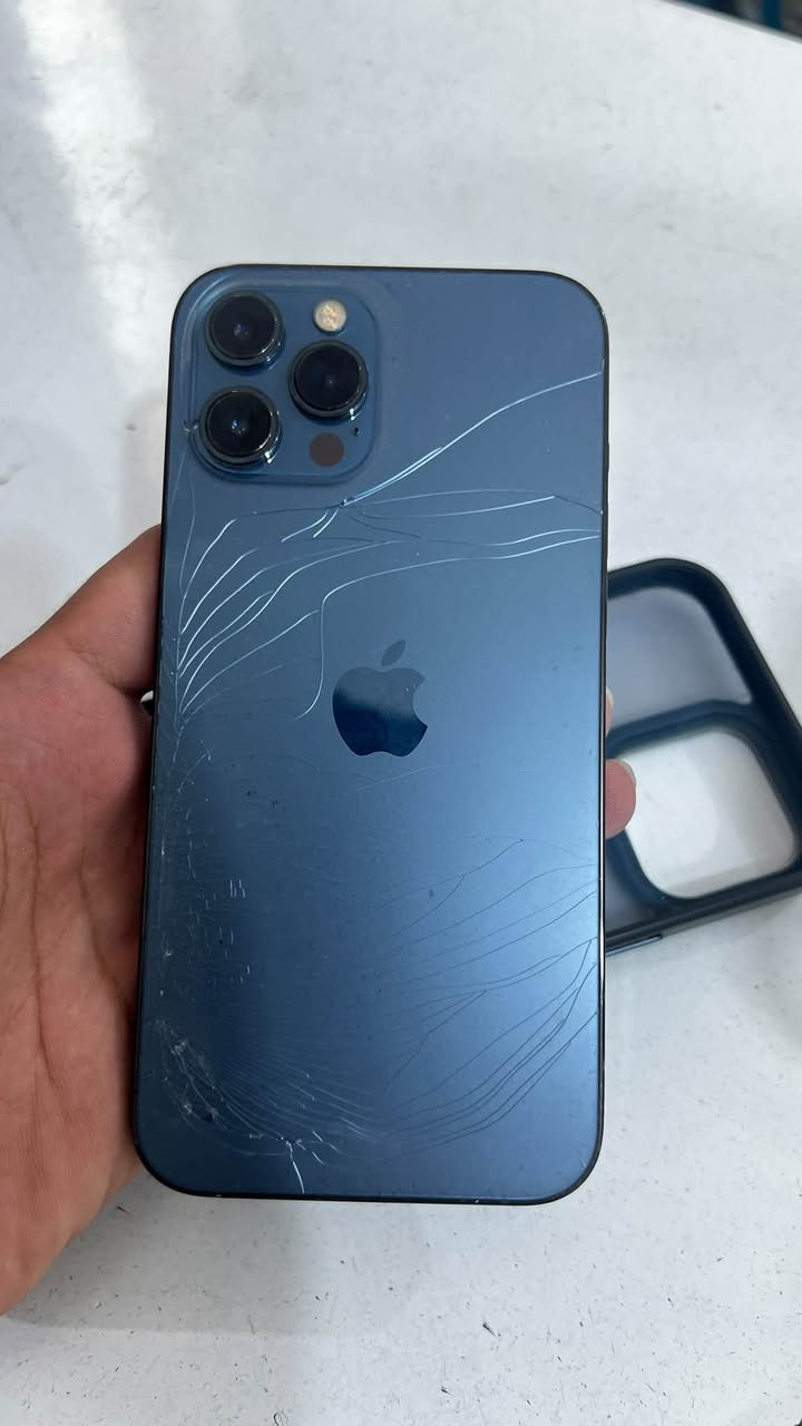 ايفون 12 برو ماكس • ٢٥٦ • ظهره مكسور