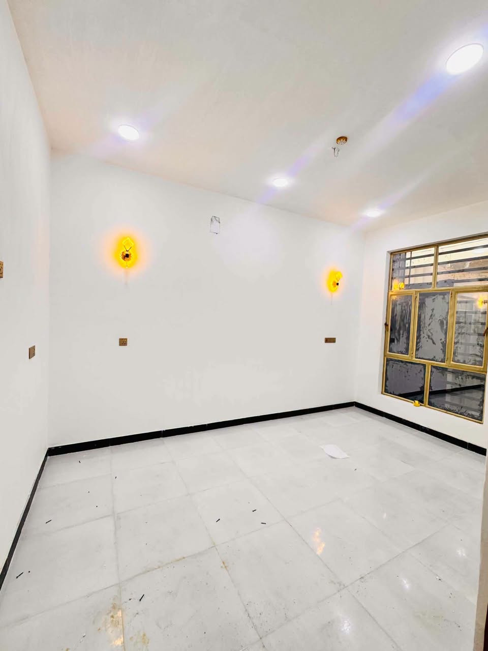 مشتمل حديث للبيع – موقع مميز وسعر مناسب 🏡
​للراغبين بالسكن الراقي أو الاستثمار، مشتمل جديد (غير مسكون) بناء حديث وطابق واحد جاهز للسكن الفوري.
​📍 الموقع: قريب جداً من شارع أبو الفضل (يبعد 50 متر تقريباً عن الشارع الرئيسي).
📐 المساحة: 100 متر مربع.
🏗️ الحالة: بناء حديث / طابق واحد / غير مسكون سابقاً.
​📞 للتواصل والاستفسار:
الاتصال على الرقم: ***********
