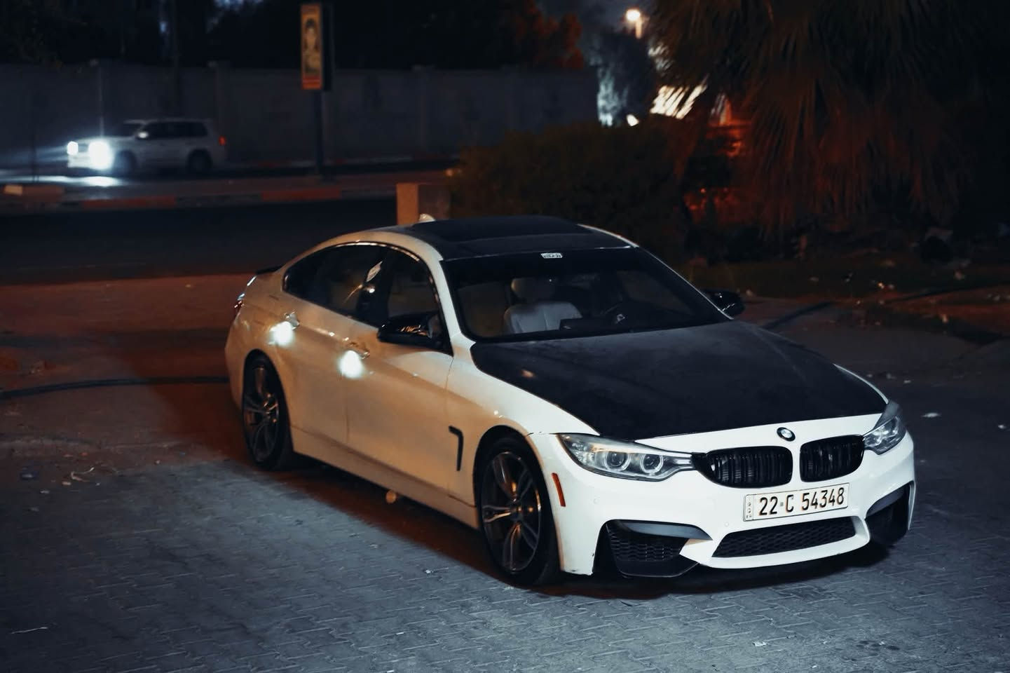 السلام عليكم 

BMW 435i grand coupe  2016
محرك N55 
السيارة فول مواصفات 1/1
تدفئة كشنات
كشنات كهرباء 
فتحة سقف
مري قلاب
رادارات
كت ام كامل اصلي 
ويل M اصلي 
دركة M
حلوك اكزوست M اصلي 
السيارة ماشيه 176 الف كم 
السيارة نظيفة وصفر مسج مابيها مسج بس مسج الحساس مال تايرات وهاهيه 
والمكينة نظيفة كلش وكيرها هم وشرط لفحص  
حادث امريكا موضح بل صور 
وبل عراقي ابو دراجة شخط باب السايق وصبغته عدا هلشي ماكو وشوفت عينكم السيارة حيل حلوة ونصبته هم عوزها بس لحية تطلع عروسة السيارة M. بكج كامل.

السعر :١٩٧$ وبيها مجال للشراي 

للاستفسار واتساب: ***********
