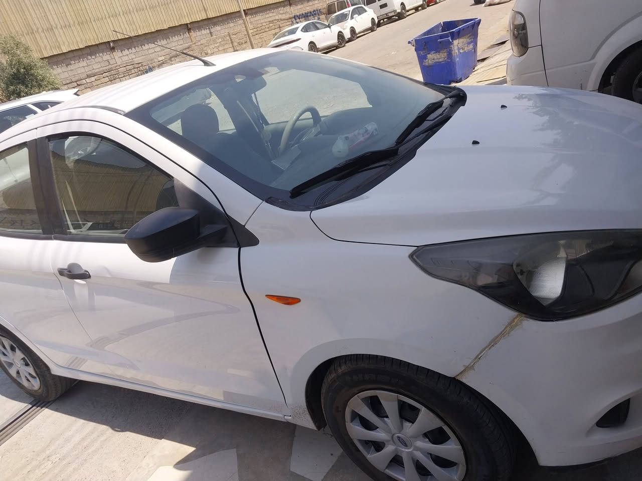 سيارة فورد فيكو موديل 2018 محرك 16 كير اتوماتيك 6غيارت سبورت كير محرك تبريد بشرط تاير جديد شاشه كاميرا هزة وسنويه 2030تحويل ينفس ليوم ماشيه 150ألف صبغ 5قطع مطلوب 70 وبيها مجال رقم تواصل ***********
