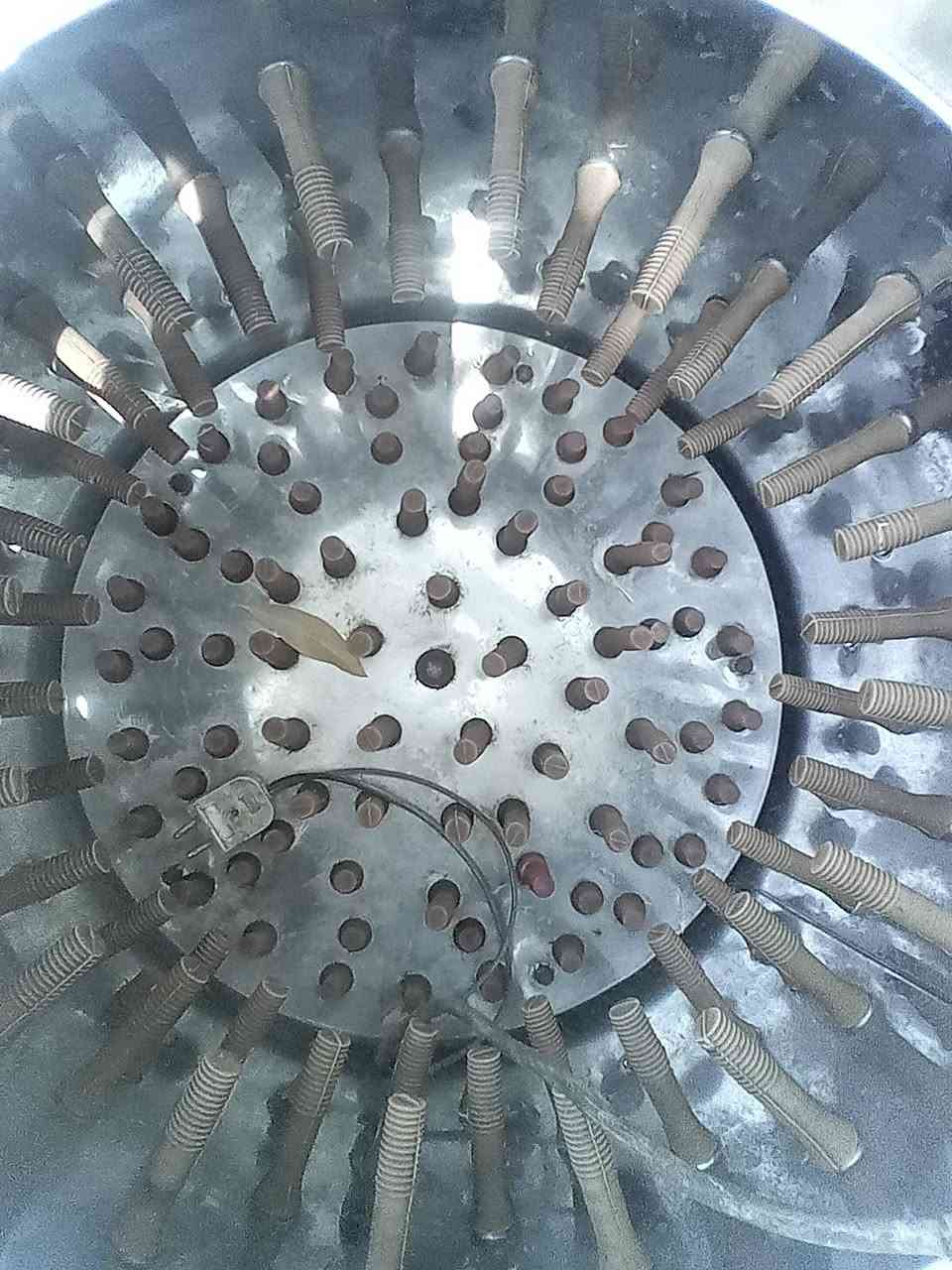 سلام عليكم مكينه دجاج نضيفه وشغاله 125الف البلديات شارع المصرف ***********
