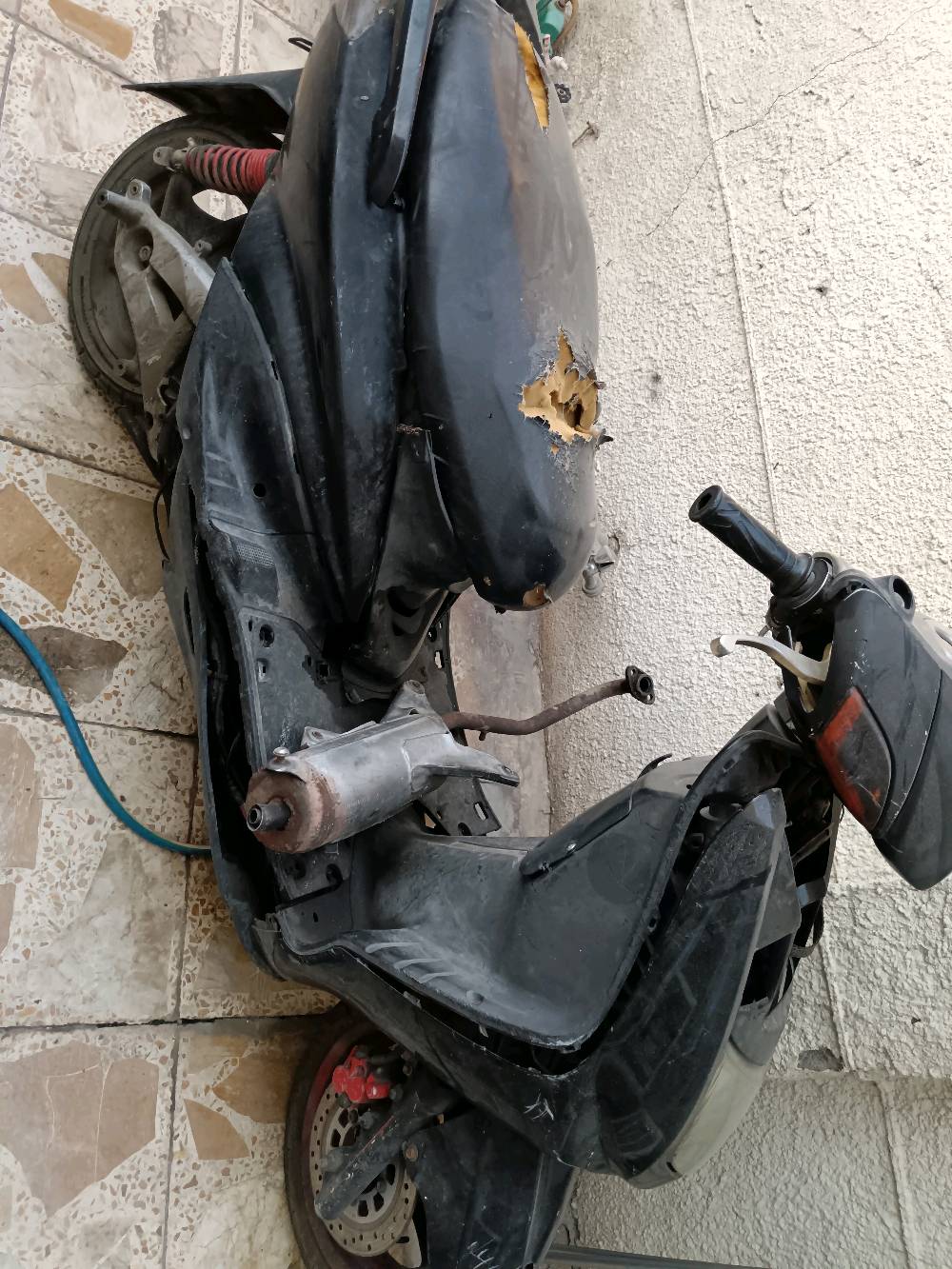 دراجه سكنس نثيه للبيع دراجه طافيه يعني ابيعلك كوم حديد سوجه ضايع بس ربطه جطل دراجه انكطع عندي الوير مال لبلك من كوين انكطع دراجه تشتغل تريد جيب وياك كوين مال لبلك وتشتغل مكينه مابيه شي بس دراجه انتركت لان اشتريت سياره وعفته السعر ٢٠٠ وبيه مجال مكاني الشعب الرقم واتس ***********