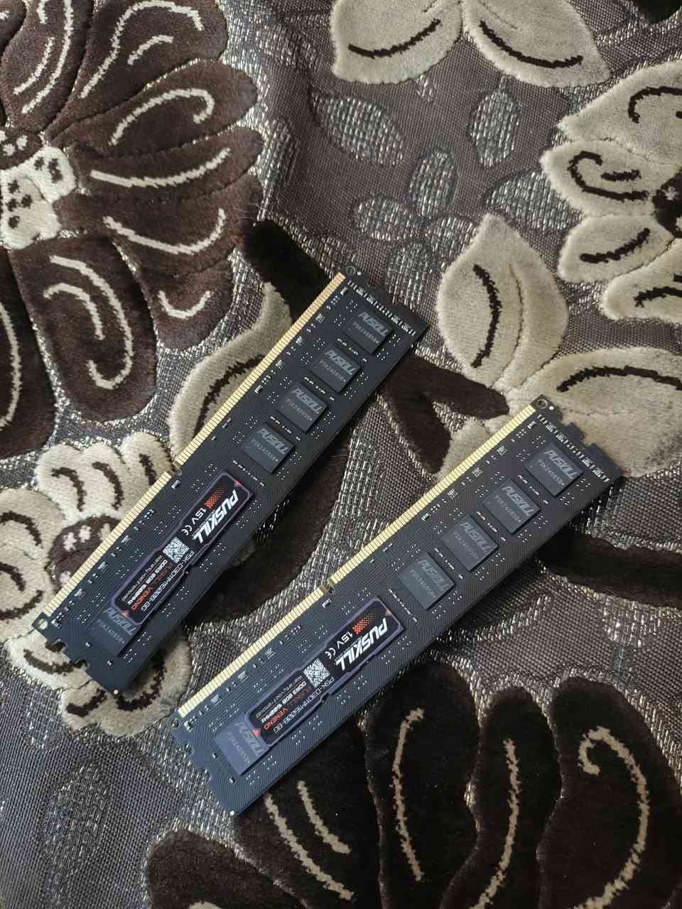 سلام عليكم رامات 16 كيكا يعني الواحد 8 كيكا ddr3 سرعه 1600 رايدهن ب30 عنواني بغداد السيديه شارع علوه رقمي ***********
