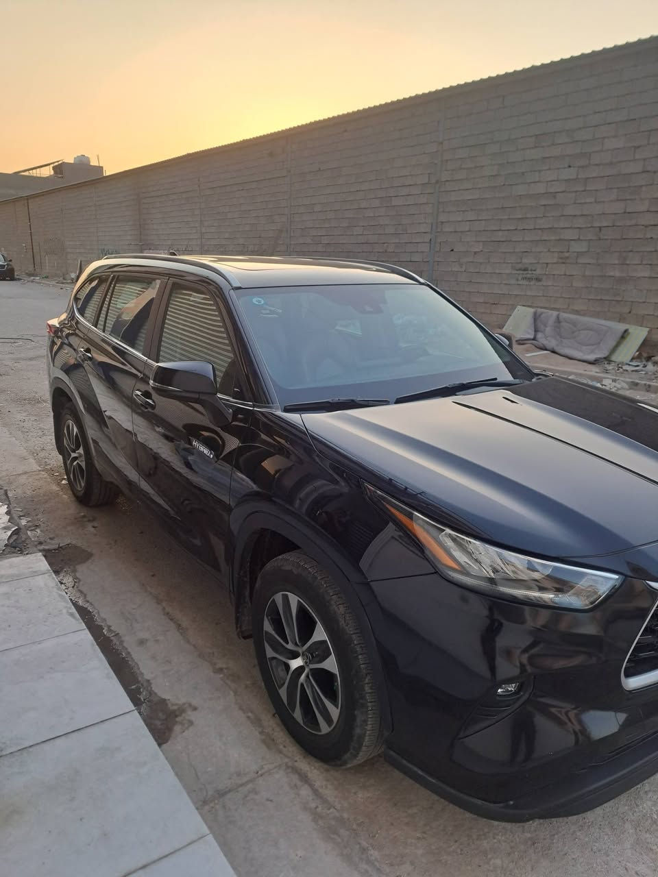 السلام عليكم
تيوتا هايلندر 2023 وارد عبداللطيف جميل
فول مواصفات GLE
2.5 هايبرد 
ماشية 33 الف كيلو
فتحة سقف
كراسي جلد + كرسي السائق كهرباء
ثلاث قطع تبريد
شاحن لاسلكي 
انارة LED بالكامل
رادار امامي تتبعي وتفاعلي 
تحديد مسار
مثبت سرعة 
مراية جانبية  بخاصية الطي الكهربائي
صندوق كهربائي
شاشة + كامره خلفية
5 ويل كب
جام اوتو بالكامل

السياره بيها جاملغ امامي مبدل باصلي نفس اللون
ورصعة معدلة بارد بالجاملغ الخلفي

سعرها 32000$ قابل للنقاش

***********

