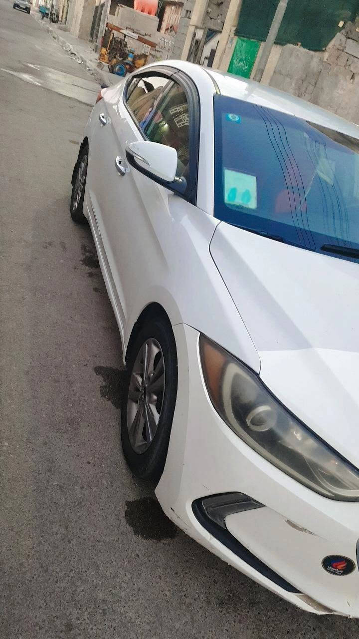 السلام عليكم
النترا مديل 2018 
امريكي 
 
السياره جاهزه. 
مكينه. 2000 دوش مكفوله 
كيرها اي تي مكفول.
تخم ويل كب 
تبريد ثلج ⛄️ 
تتفئه. 
مواصفات نص معروفه 
شاشه بلاد 
كامره بلاد 
رادرات جانبيه. 
تتفئه كشنات. 
وبعد بيها مواصفات.  
السياره بسمي 
رقم جديده هزه جديده 
مكان بصره دور شرطه 
السعر113 وبيها مجال 
ملاحض وين ميعجبك تفحص افحص مع سونار موجود***********

